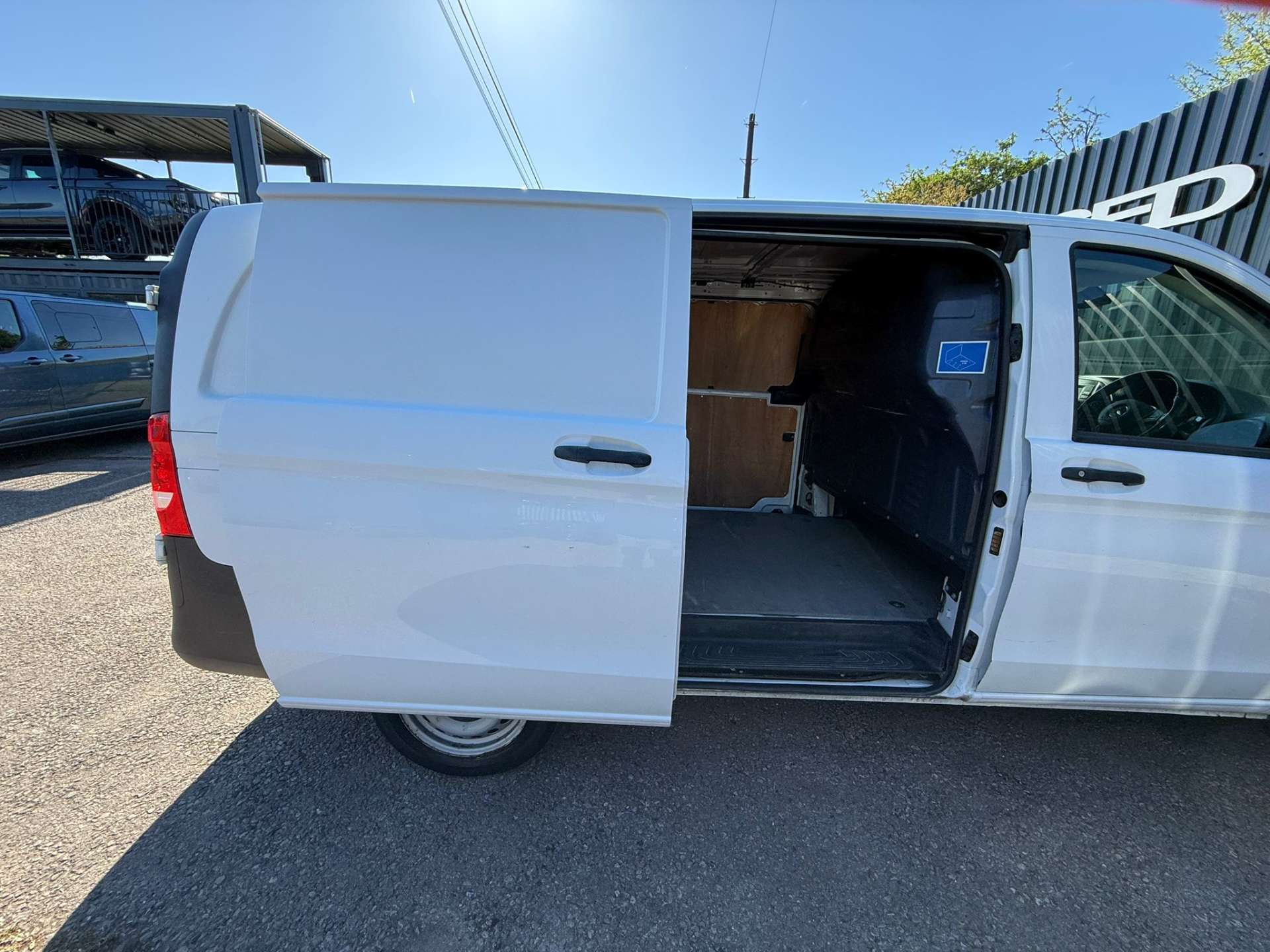 MERCEDES-BENZ VITO 2.0 CDi 114 Progressive L2 (LWB) 9G-Tronic Auto #18
