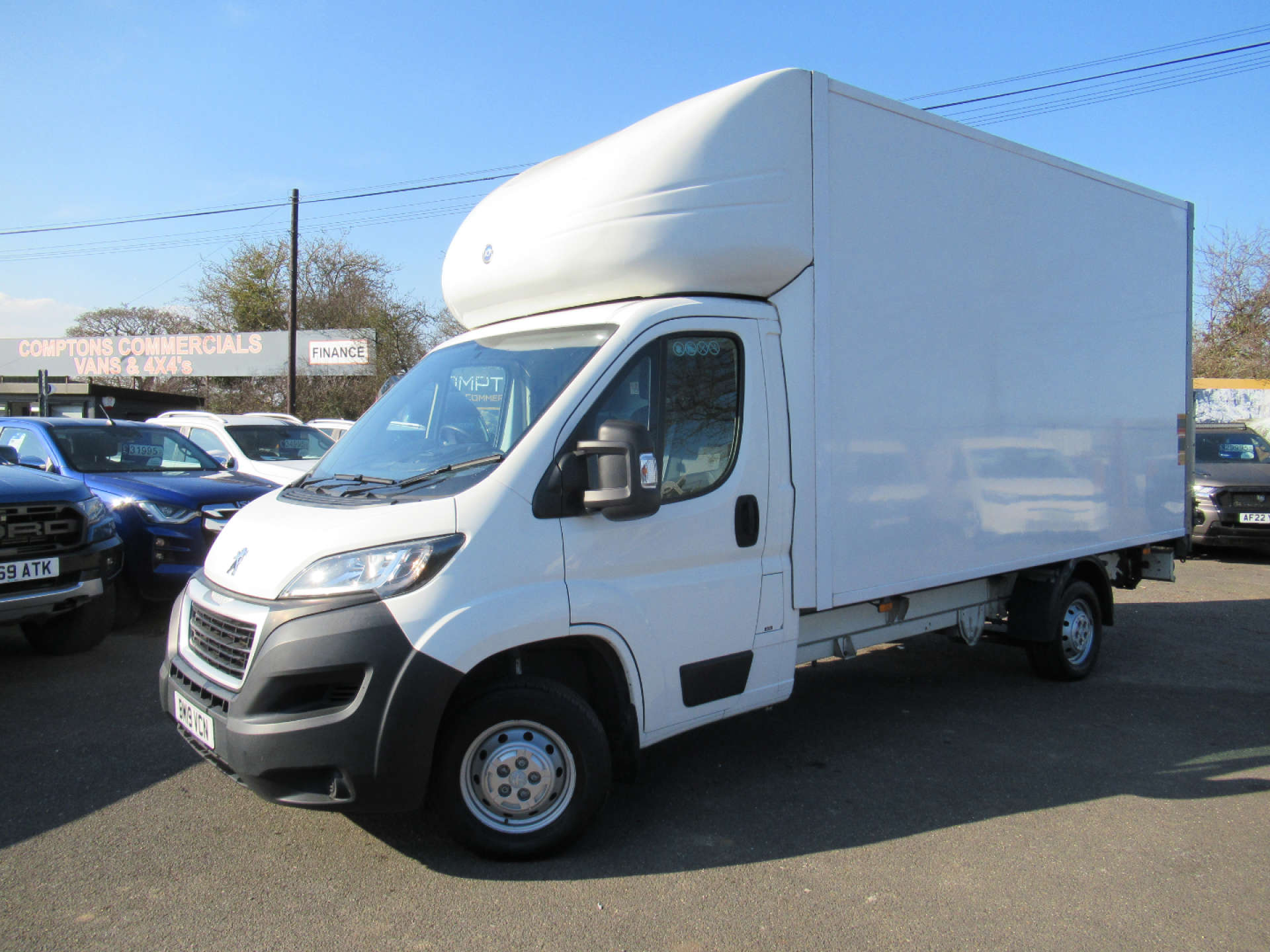 PEUGEOT BOXER 2.0 BlueHDi 335 Built for Business Luton 3dr Diesel Manual L4 Euro 6 (130 ps) #0