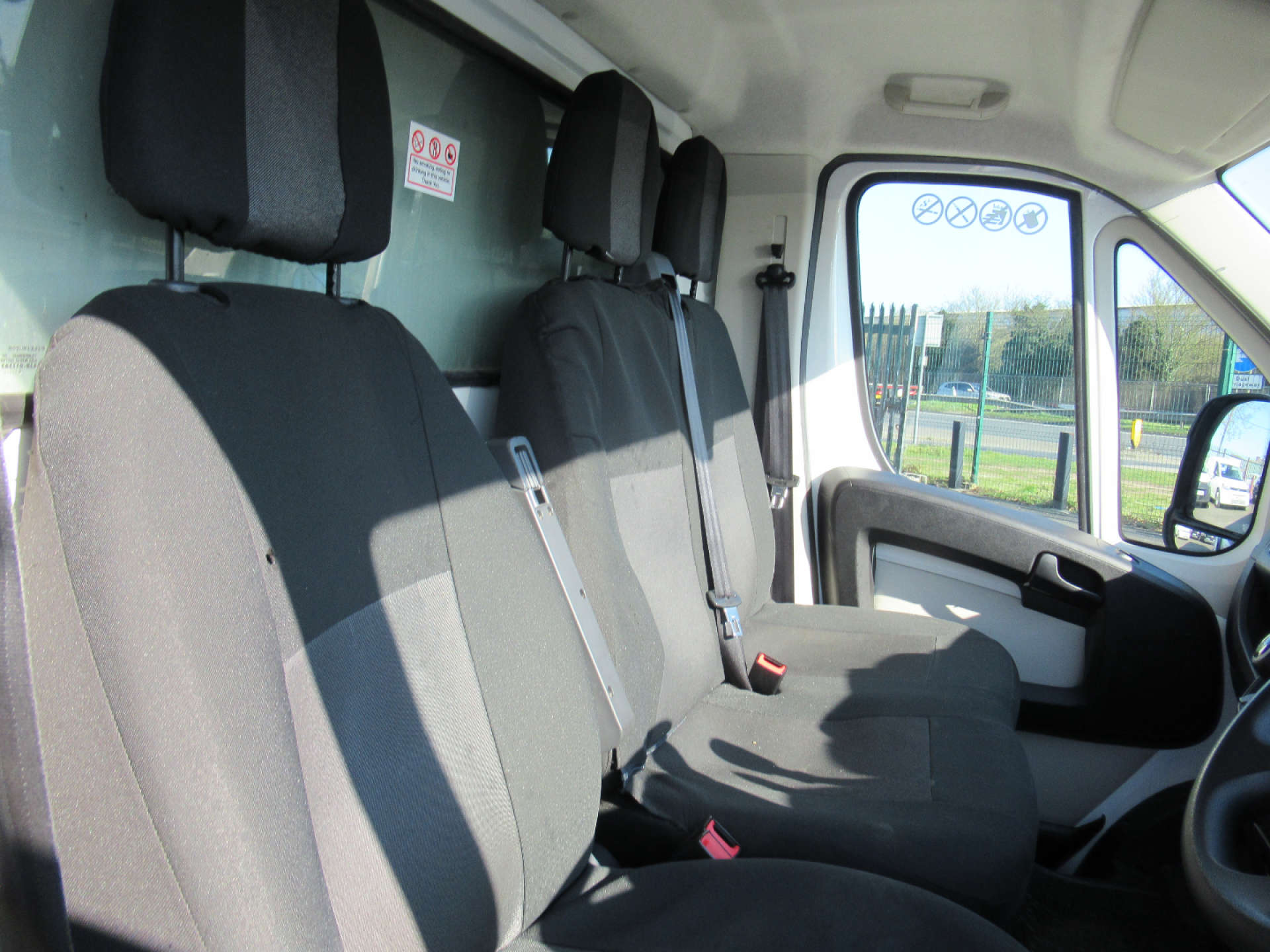 PEUGEOT BOXER 2.0 BlueHDi 335 Built for Business Luton 3dr Diesel Manual L4 Euro 6 (130 ps) #13