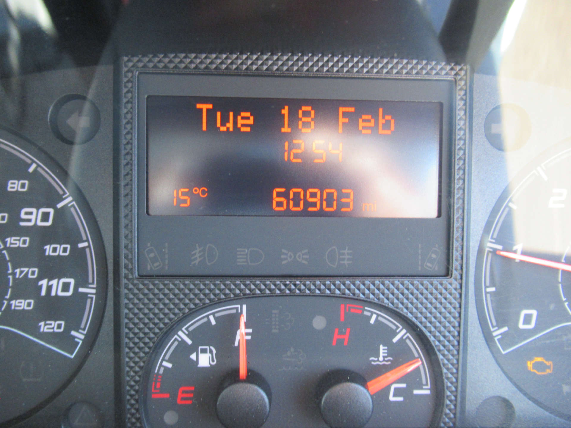 PEUGEOT BOXER 2.0 BlueHDi 335 Built for Business Luton 3dr Diesel Manual L4 Euro 6 (130 ps) #14
