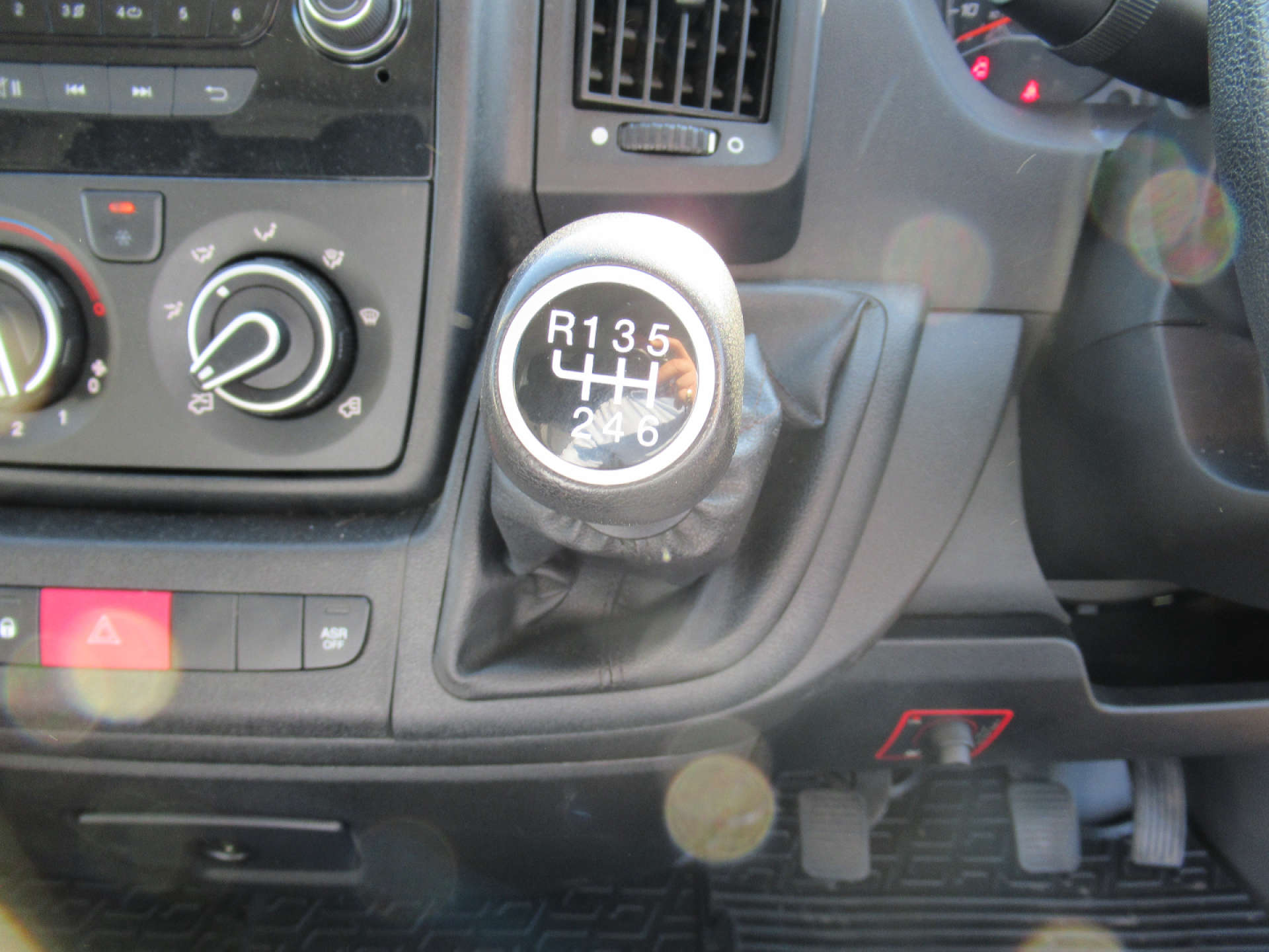 PEUGEOT BOXER 2.0 BlueHDi 335 Built for Business Luton 3dr Diesel Manual L4 Euro 6 (130 ps) #18