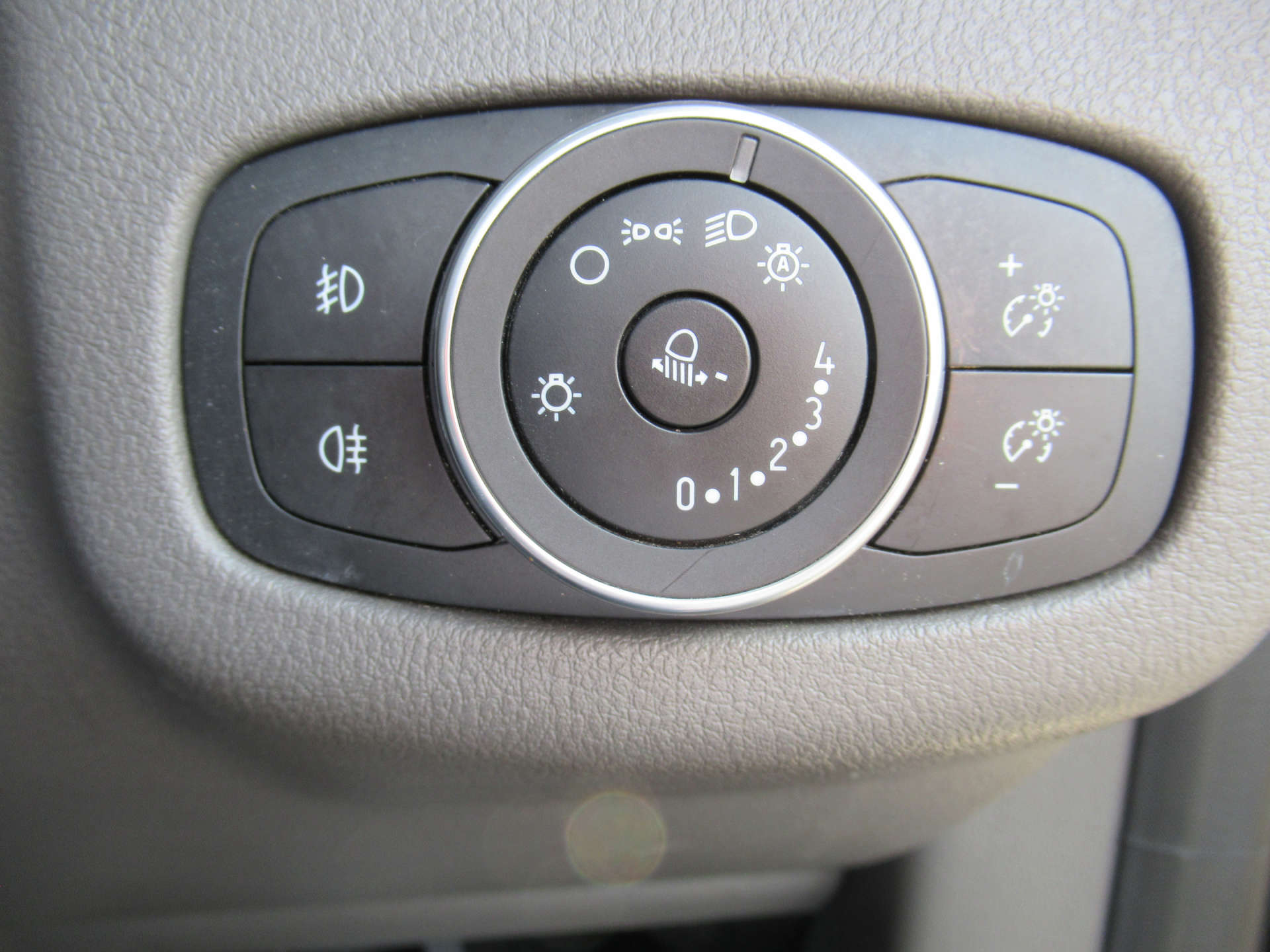 FORD TRANSIT CONNECT 1.5 Transit Connect 240 Limited TDCi #23