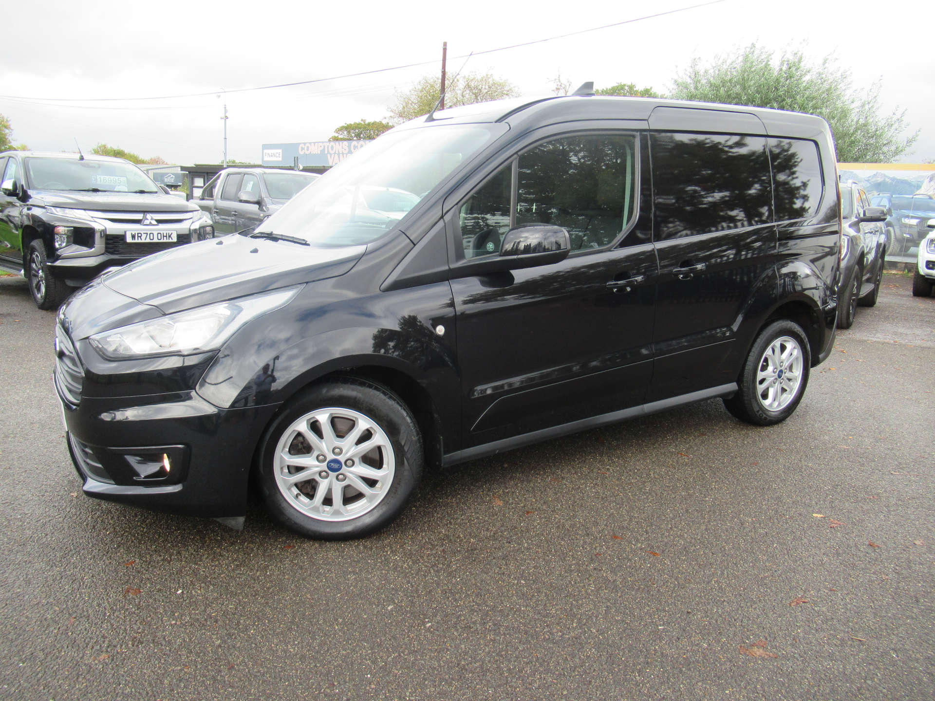FORD TRANSIT CONNECT 1.5 Transit Connect 200 Limited TDCi Auto #1