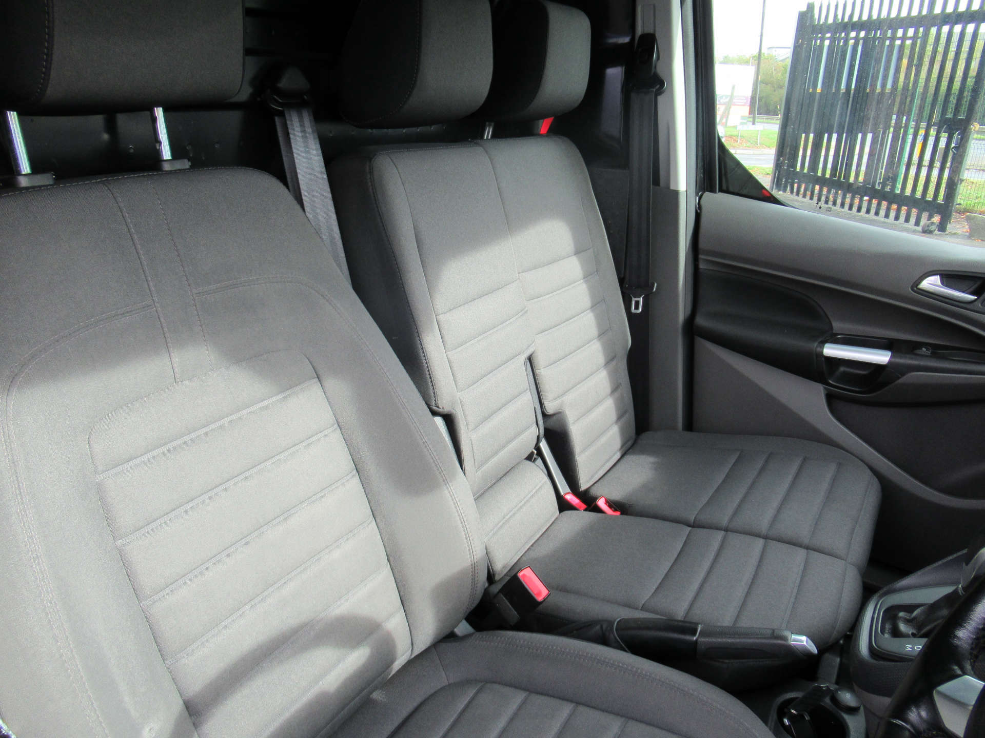 FORD TRANSIT CONNECT 1.5 Transit Connect 200 Limited TDCi Auto #24