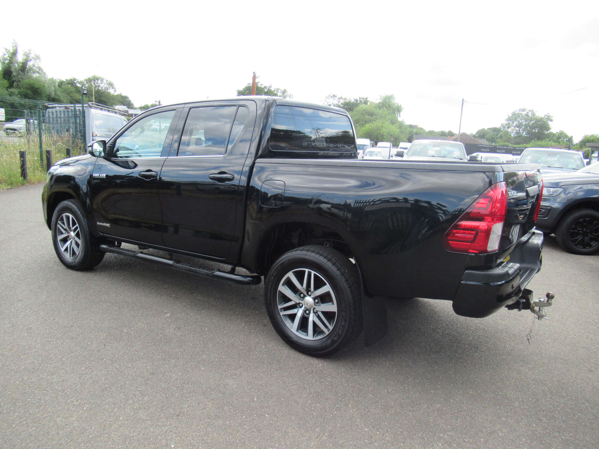 TOYOTA HILUX 2.4 HI-Luxury Invincible X D-4D 4WD Double Cab Auto 4WD 5dr #7