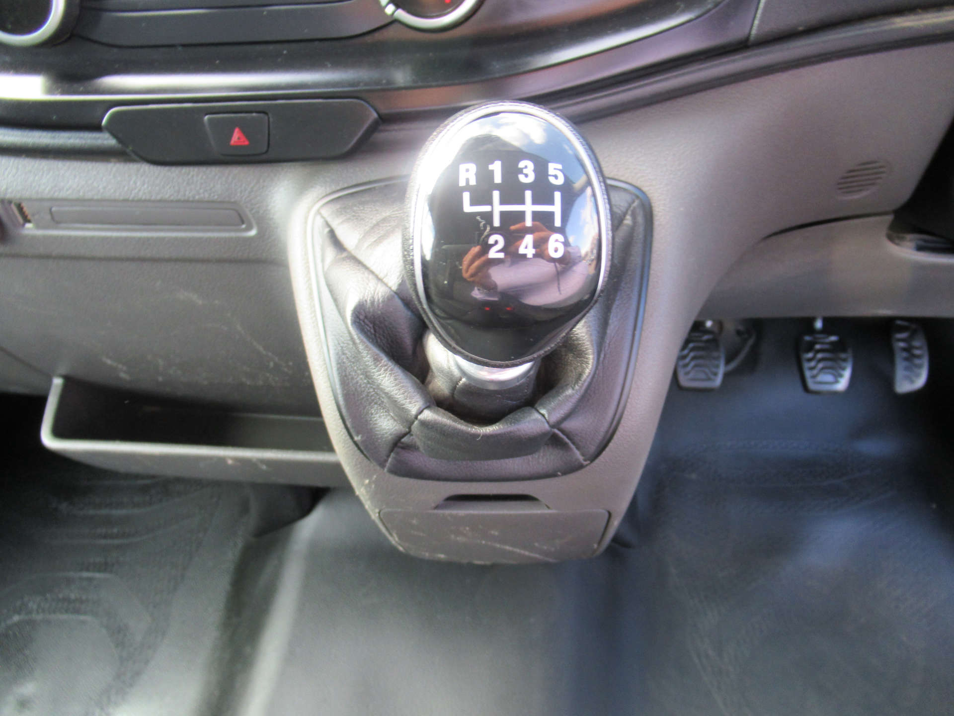 FORD TRANSIT 2.0 350 EcoBlue Leader Tipper 2dr Diesel Manual FWD L3 Euro 6 (s/s) (1-Way, 1-Stop, Tool Pod) (130 ps) #18