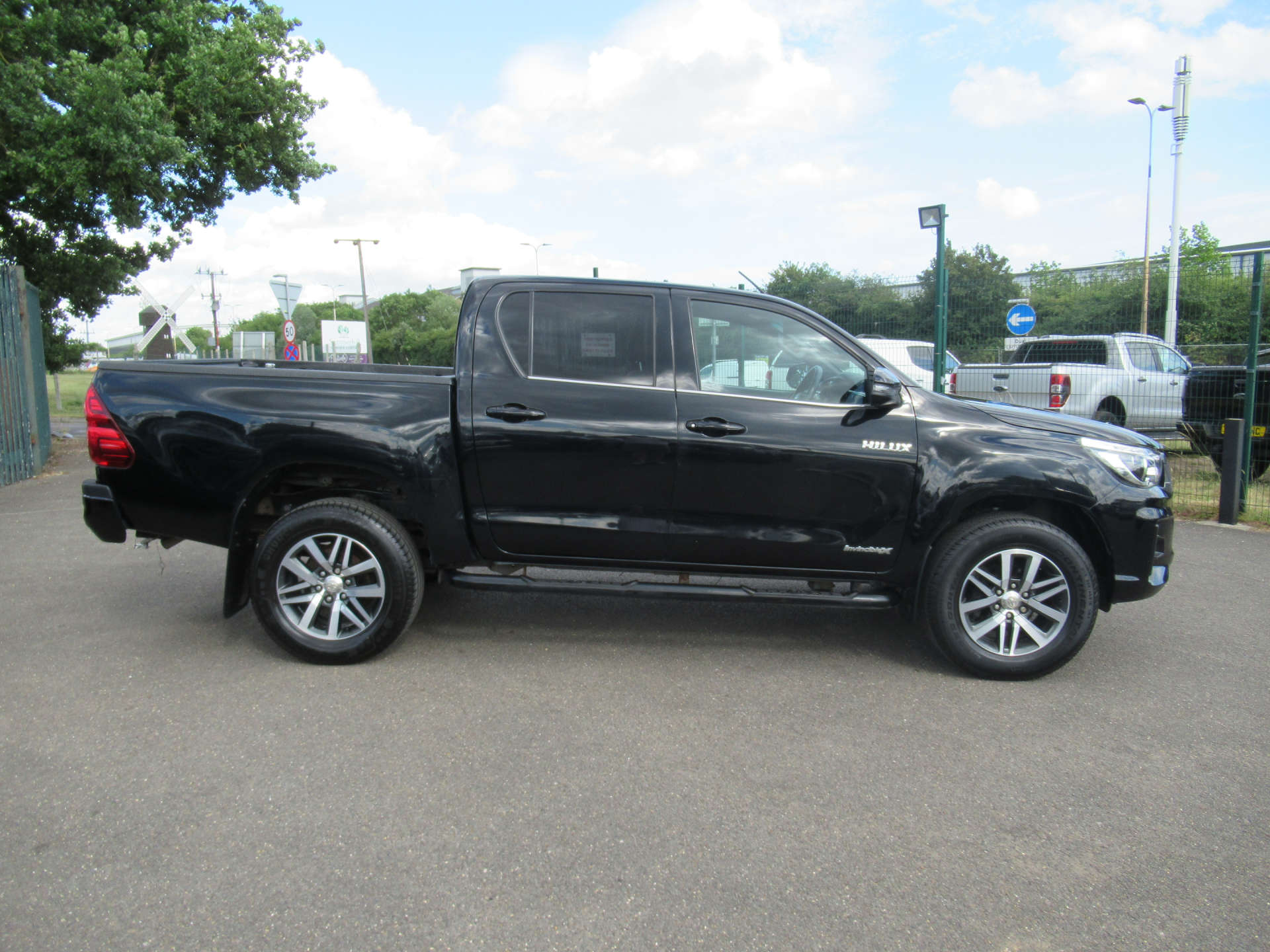 TOYOTA HILUX 2.4 HI-Luxury Invincible X D-4D 4WD Double Cab Auto 4WD 5dr #13