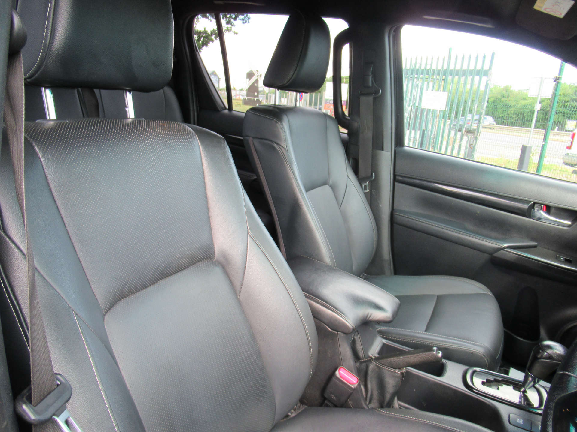TOYOTA HILUX 2.4 HI-Luxury Invincible X D-4D 4WD Double Cab Auto 4WD 5dr #15