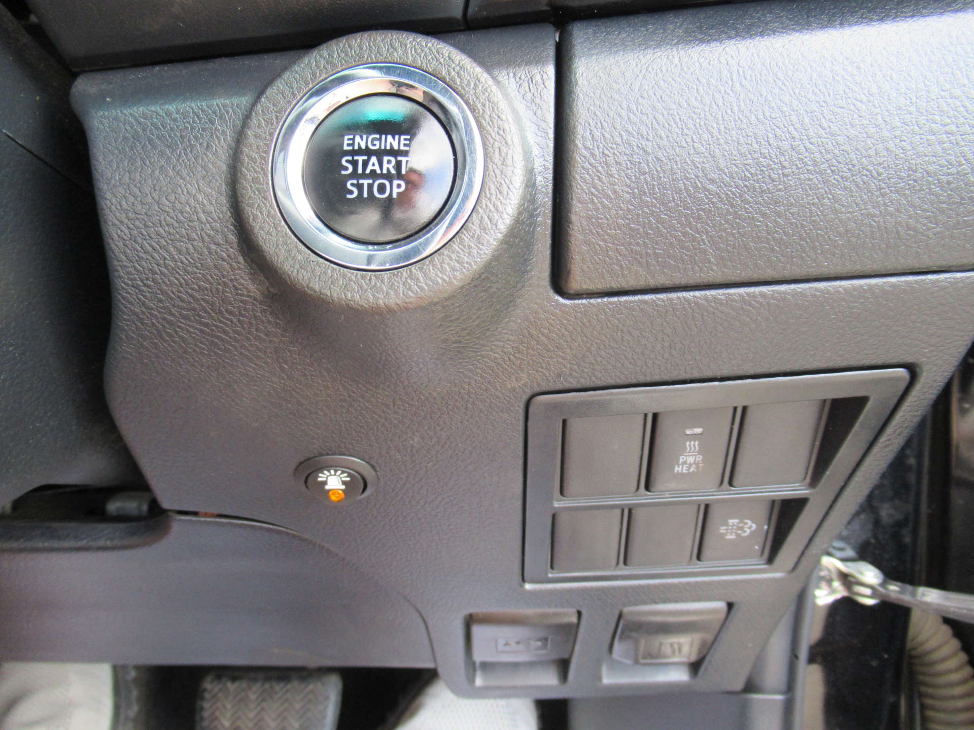 TOYOTA HILUX 2.4 HI-Luxury Invincible X D-4D 4WD Double Cab Auto 4WD 5dr #25