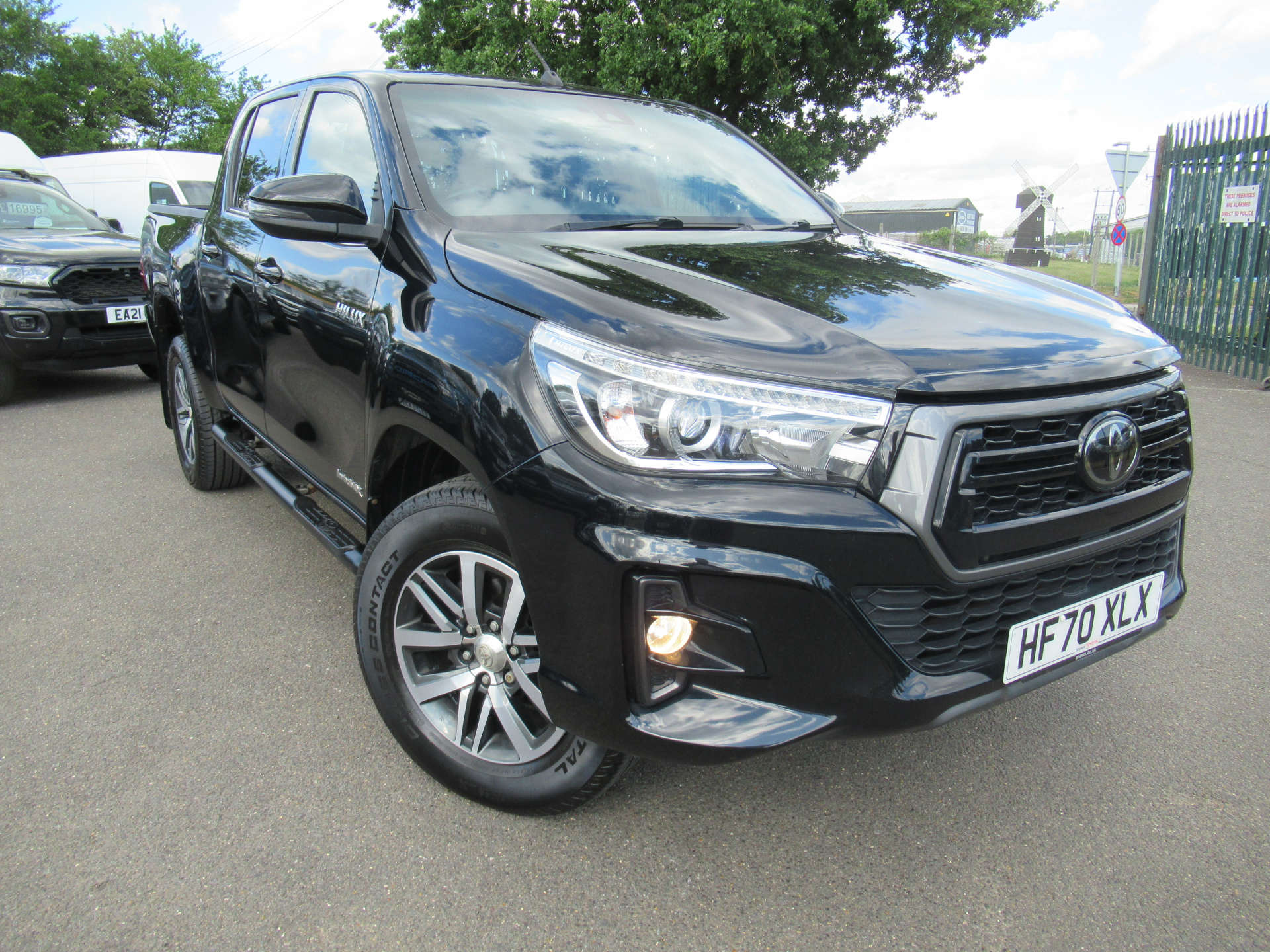 TOYOTA HILUX 2.4 HI-Luxury Invincible X D-4D 4WD Double Cab Auto 4WD 5dr #28
