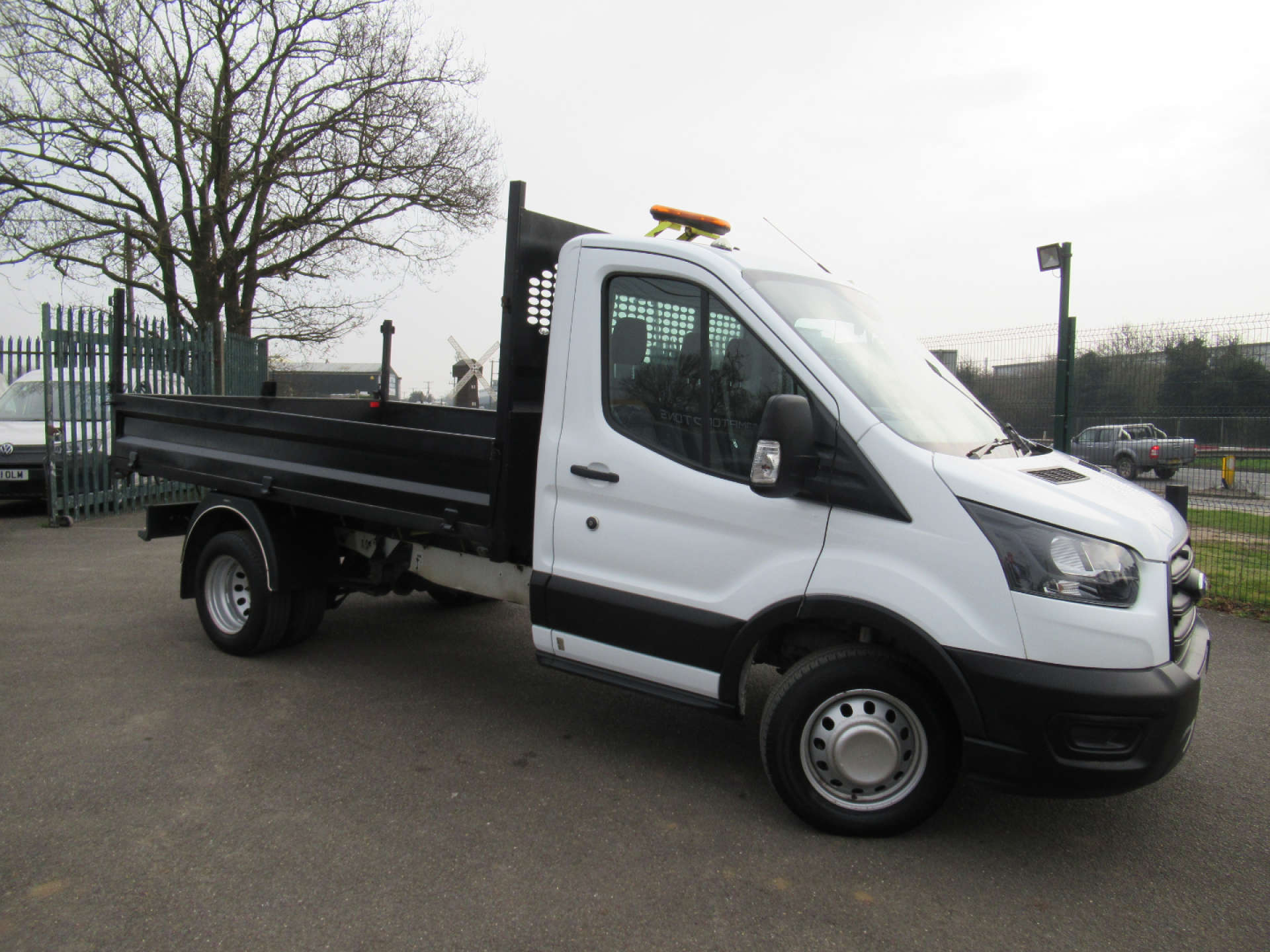 FORD TRANSIT 2.0 350 EcoBlue Leader Tipper 2dr Diesel Manual RWD L3 Euro 6 (s/s) (1-Way, 1-Stop, Tool Pod) (130 ps) #26