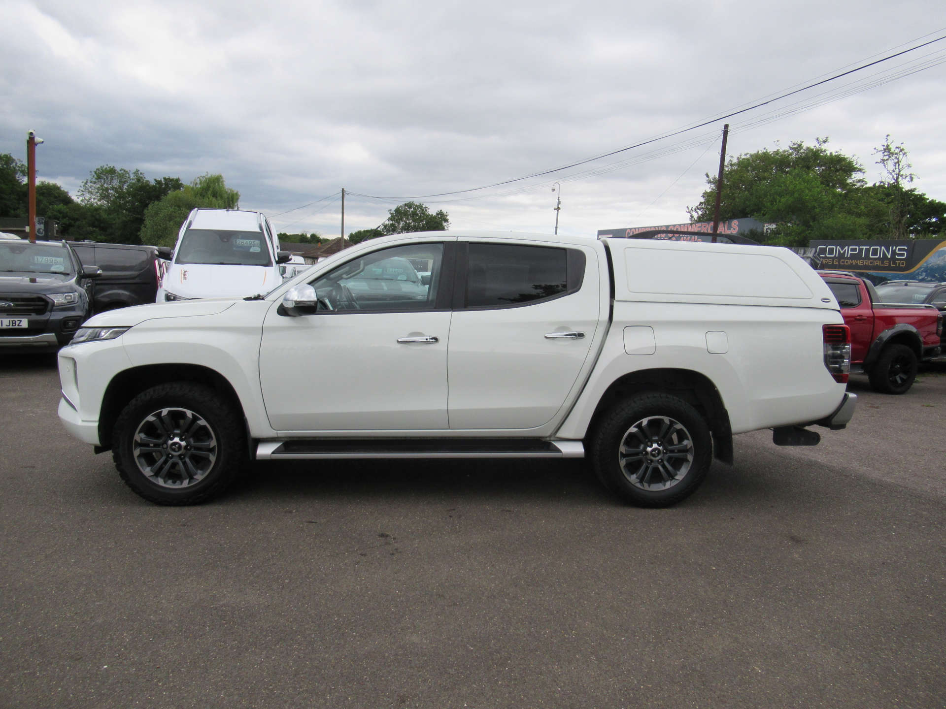MITSUBISHI L200 2.3 L200 Barbarian X DI-D Auto 4WD #3