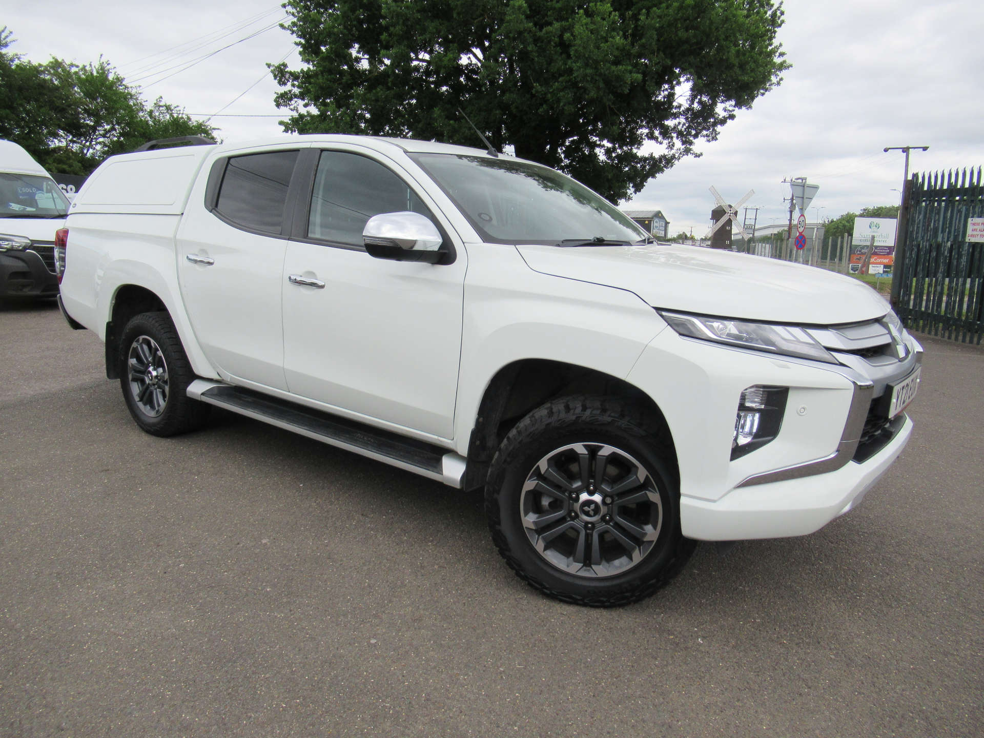 MITSUBISHI L200 2.3 L200 Barbarian X DI-D Auto 4WD #27