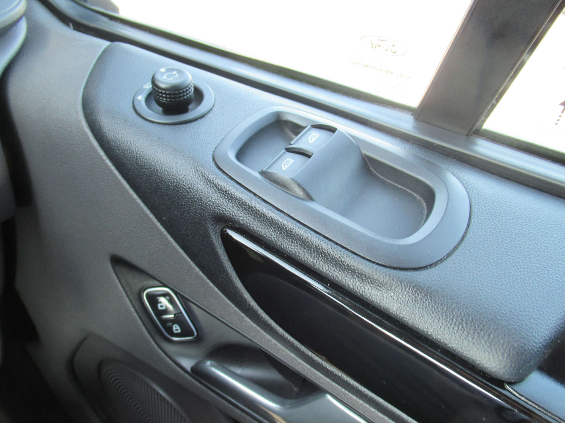 FORD TRANSIT CUSTOM 2.0 AUTO 6 SEATER CREW VAN L2 #30