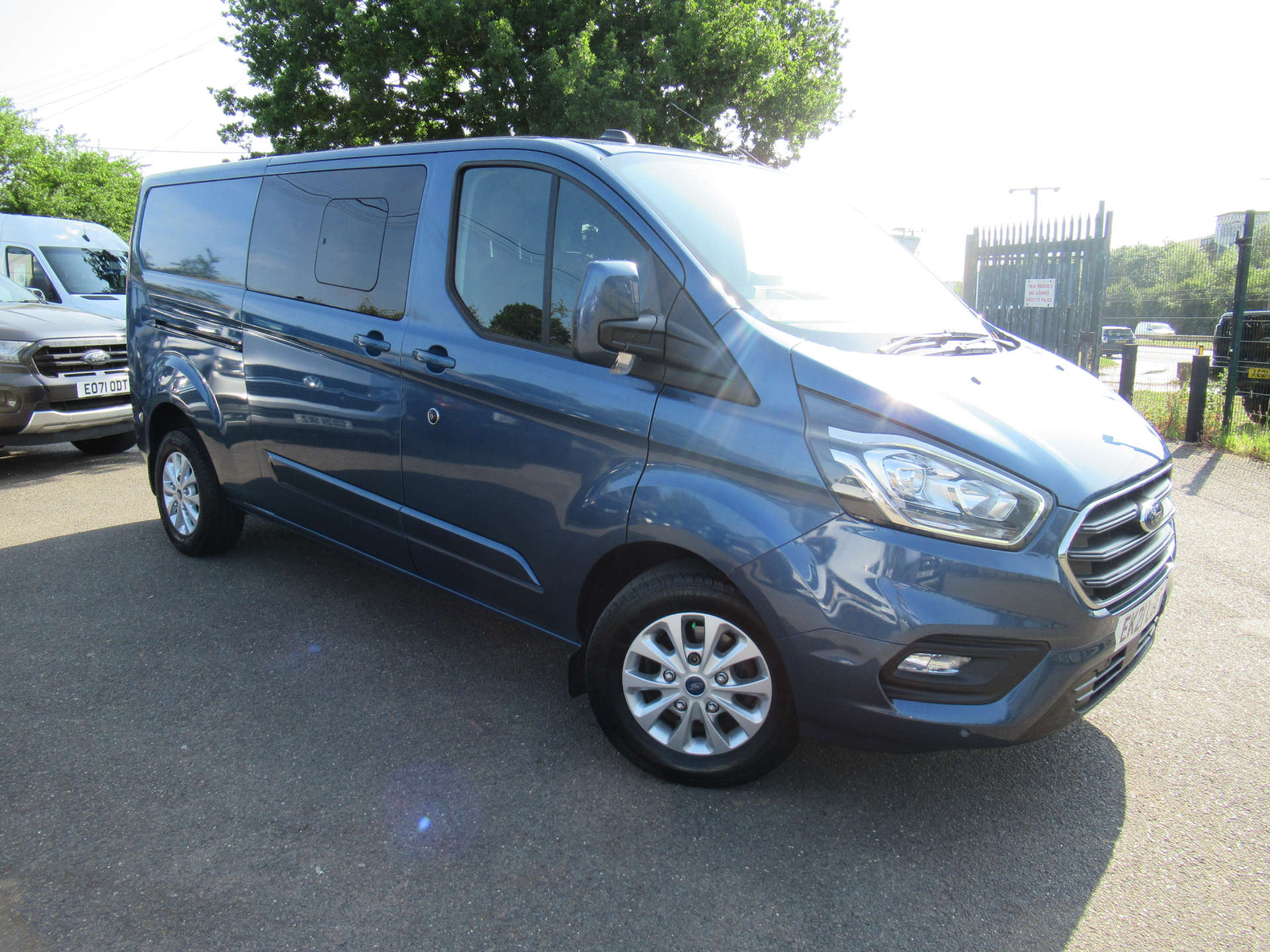 FORD TRANSIT CUSTOM 2.0 AUTO 6 SEATER CREW VAN L2 #31