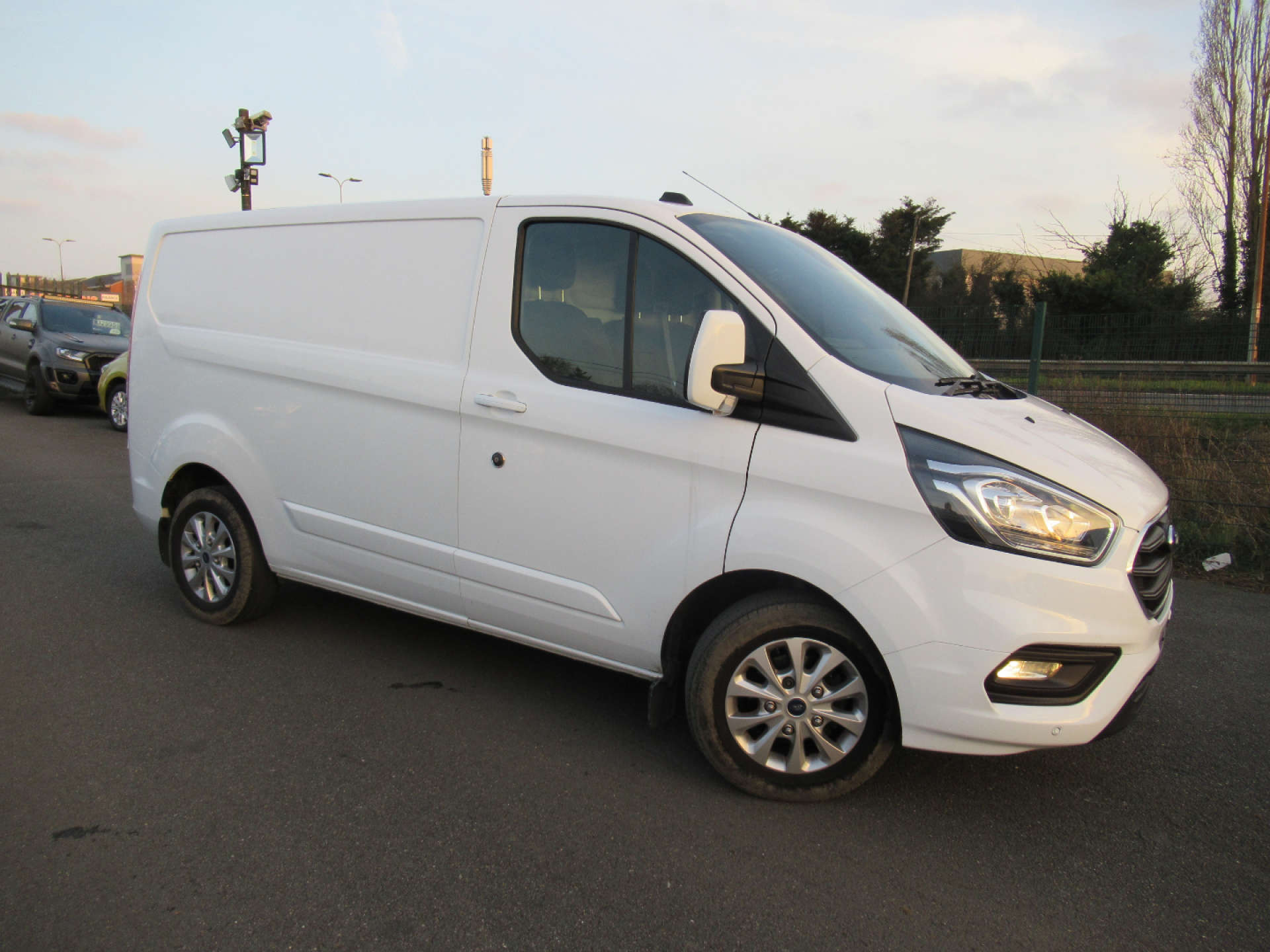 FORD TRANSIT CUSTOM 2.0 Transit Custom 300 Limited EcoBlue #25
