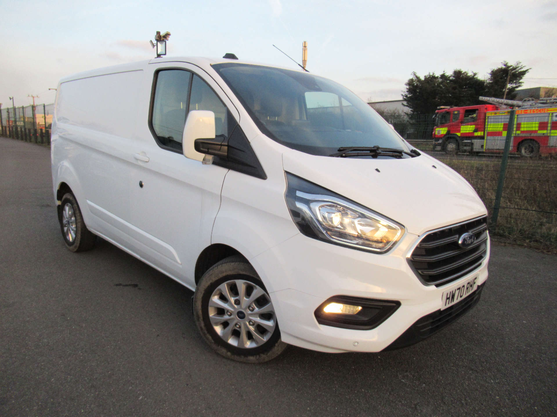 FORD TRANSIT CUSTOM 2.0 Transit Custom 300 Limited EcoBlue #26