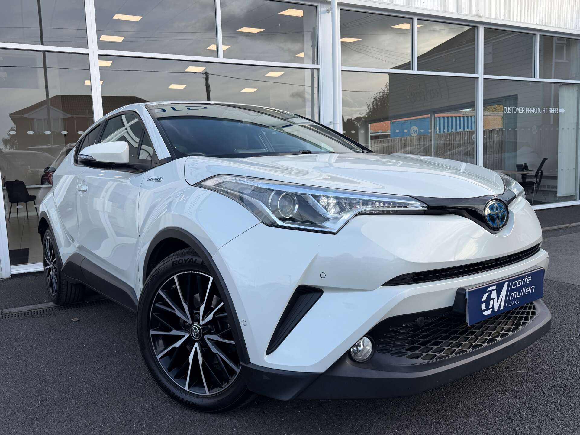 White 2017 Toyota C-HR Hatchback Front-wheel drive Automatic