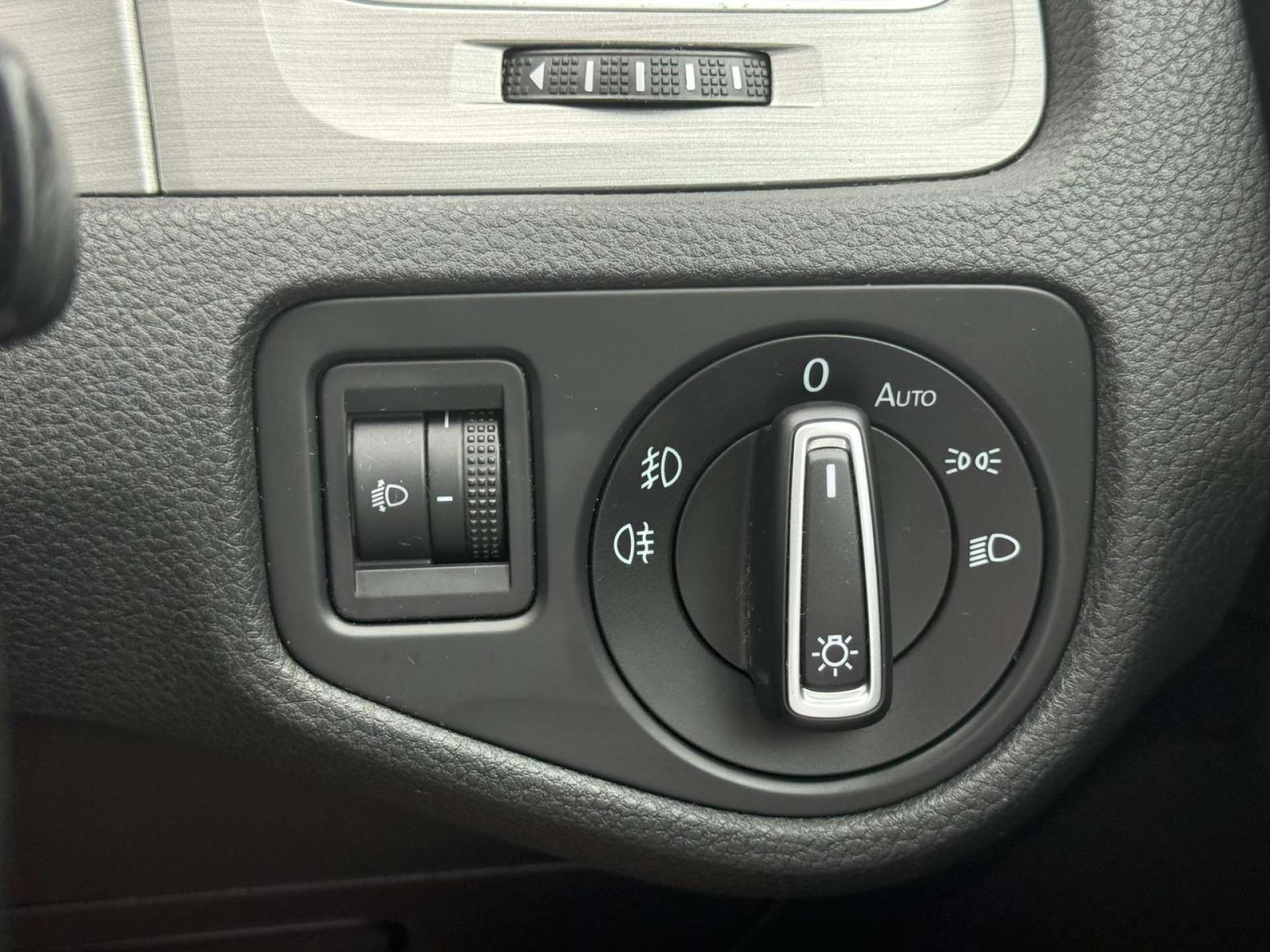 VOLKSWAGEN GOLF 1.6 Golf Match TDI BlueMotion Technology Semi-Auto 5dr #19
