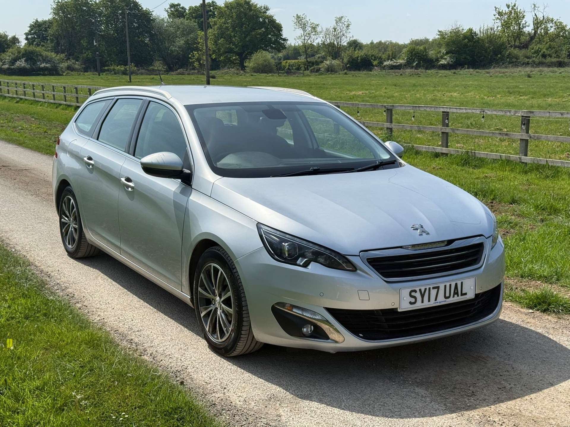 PEUGEOT 308 1.6 308 Allure SW HDi Blue S/S 5dr #0