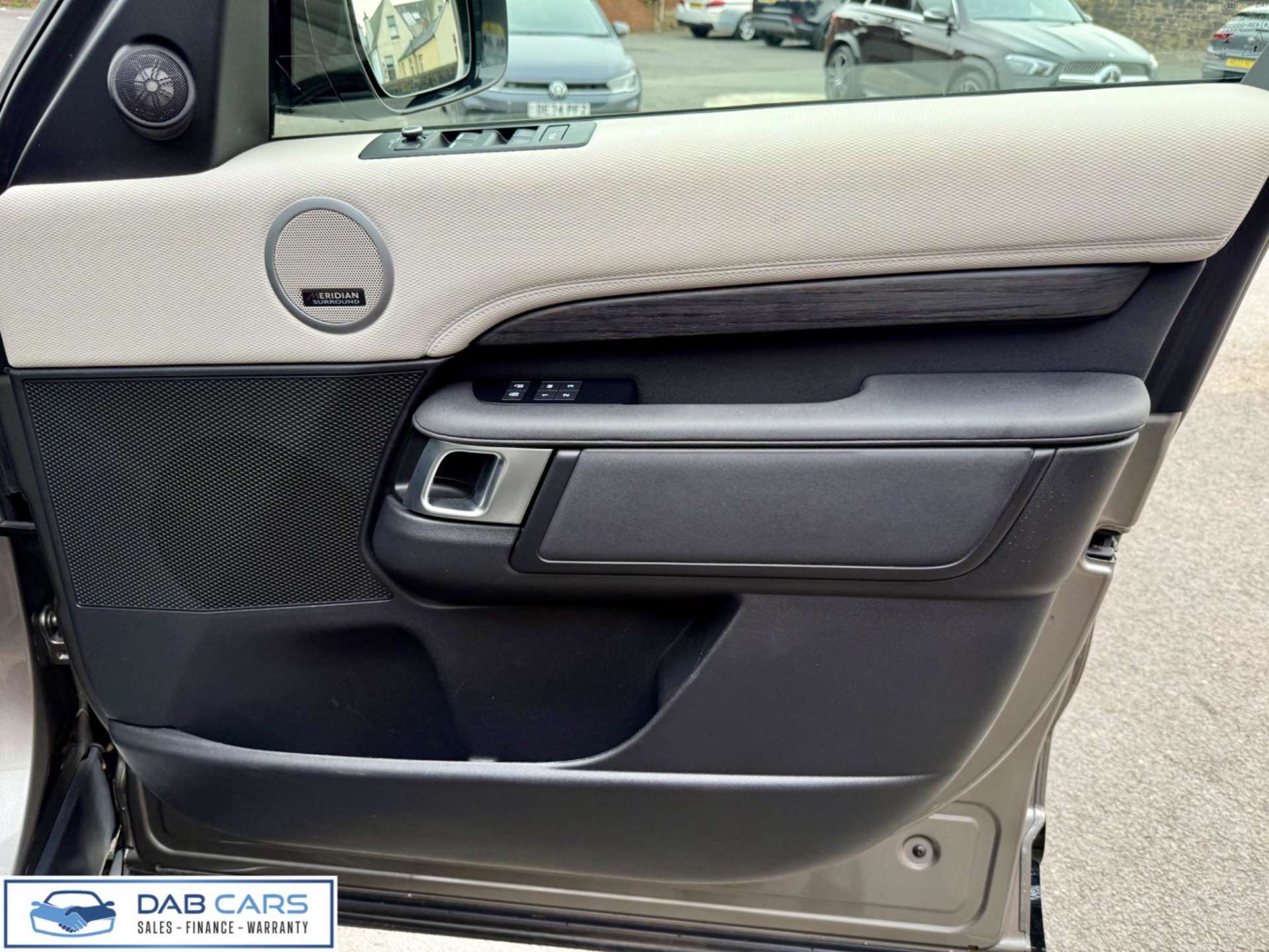 Land Rover Discovery 3.0 D300 MHEV R-Dynamic HSE Auto 4WD Euro 6 (s/s) 5dr #71