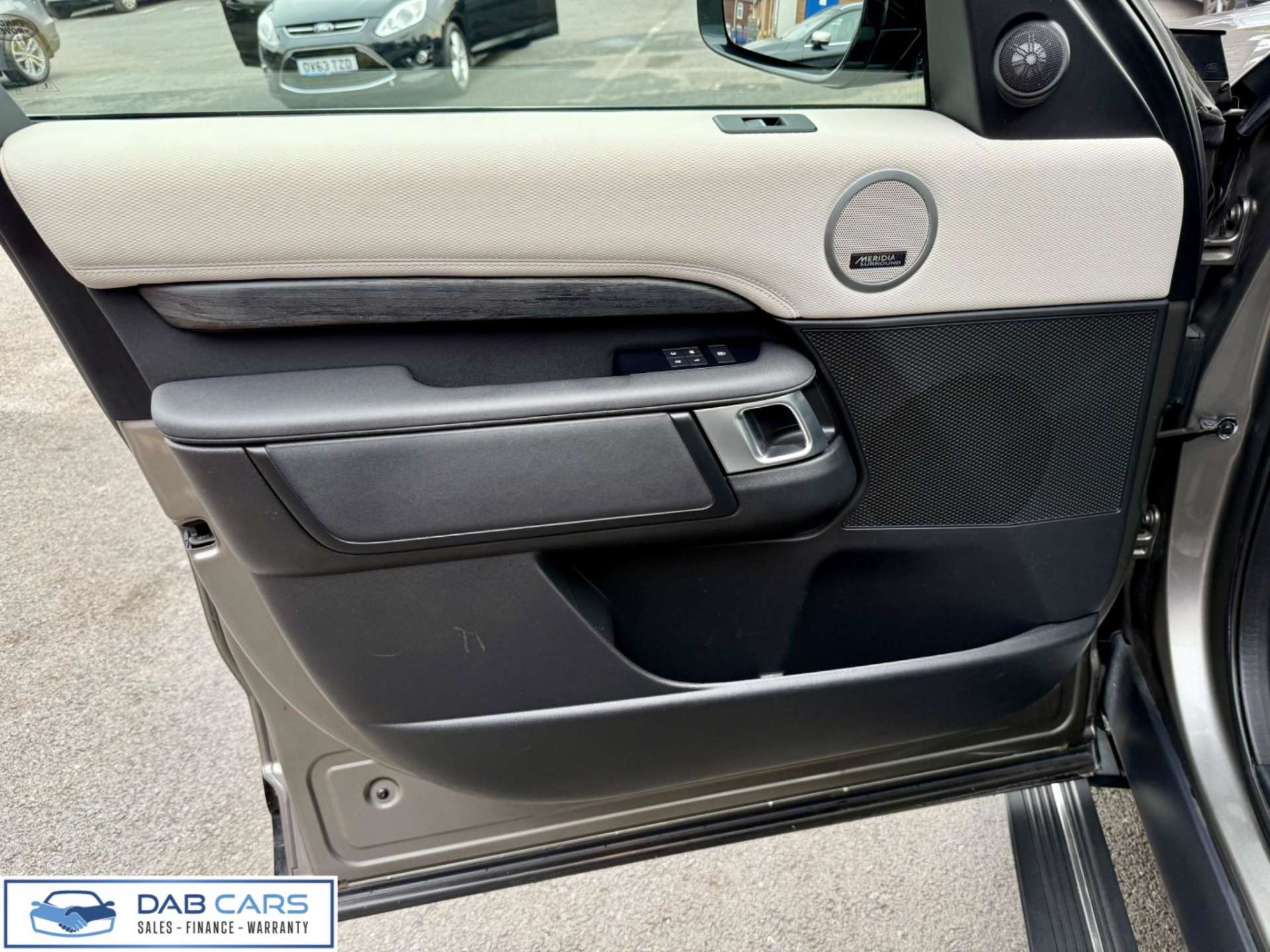 Land Rover Discovery 3.0 D300 MHEV R-Dynamic HSE Auto 4WD Euro 6 (s/s) 5dr #74
