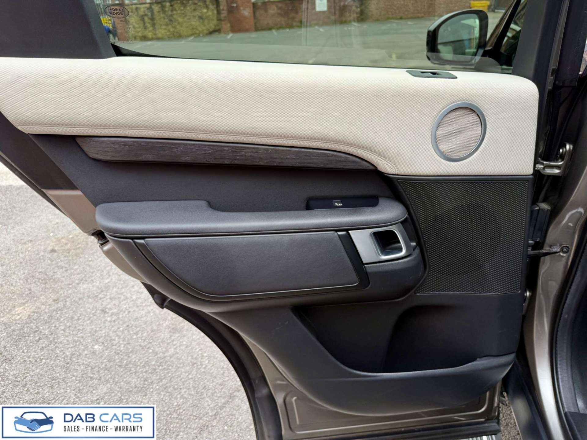 Land Rover Discovery 3.0 D300 MHEV R-Dynamic HSE Auto 4WD Euro 6 (s/s) 5dr #82