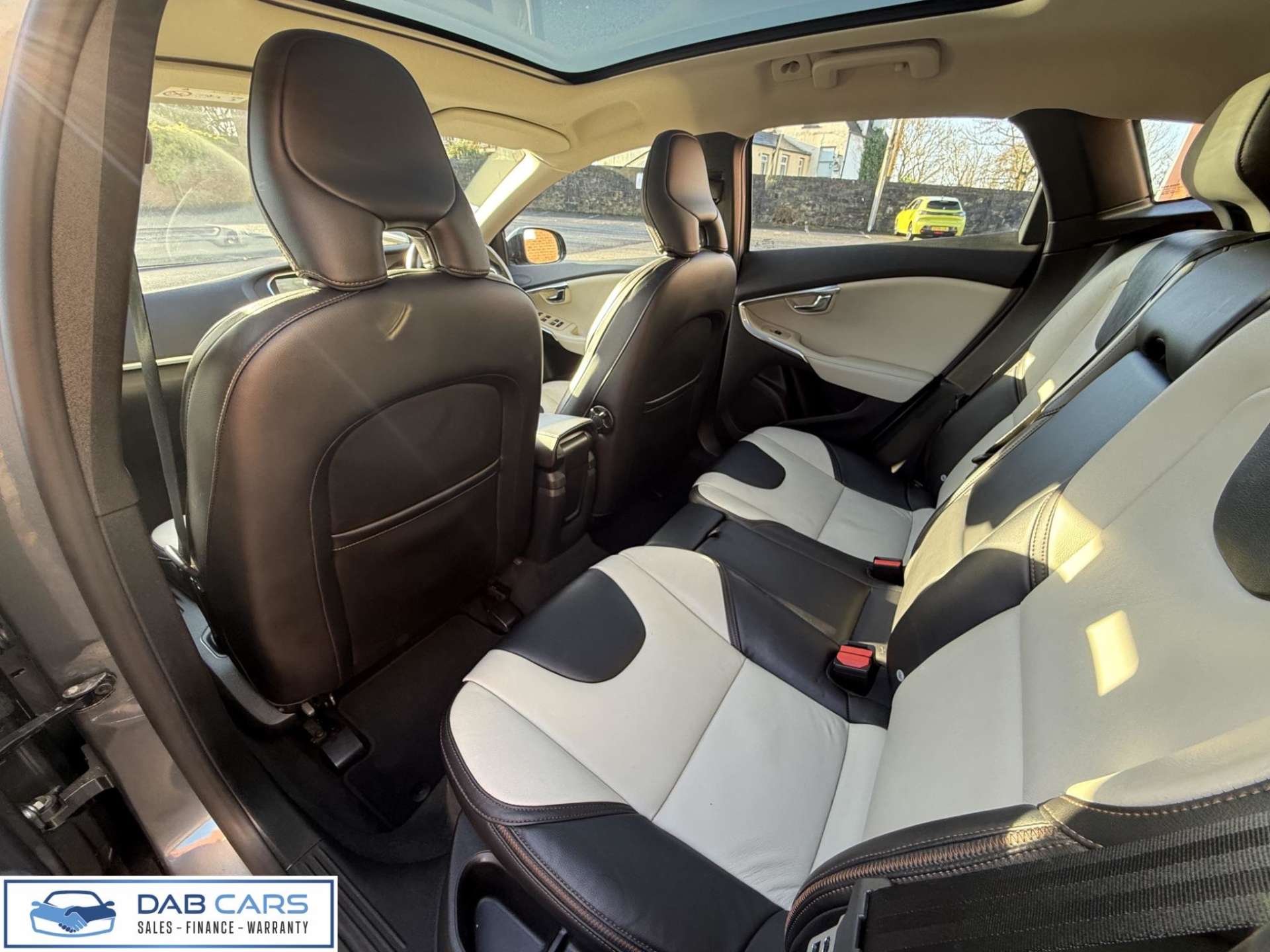 Volvo V40 Cross Country 2.0 T5 Pro Auto AWD Euro 6 (s/s) 5dr #66