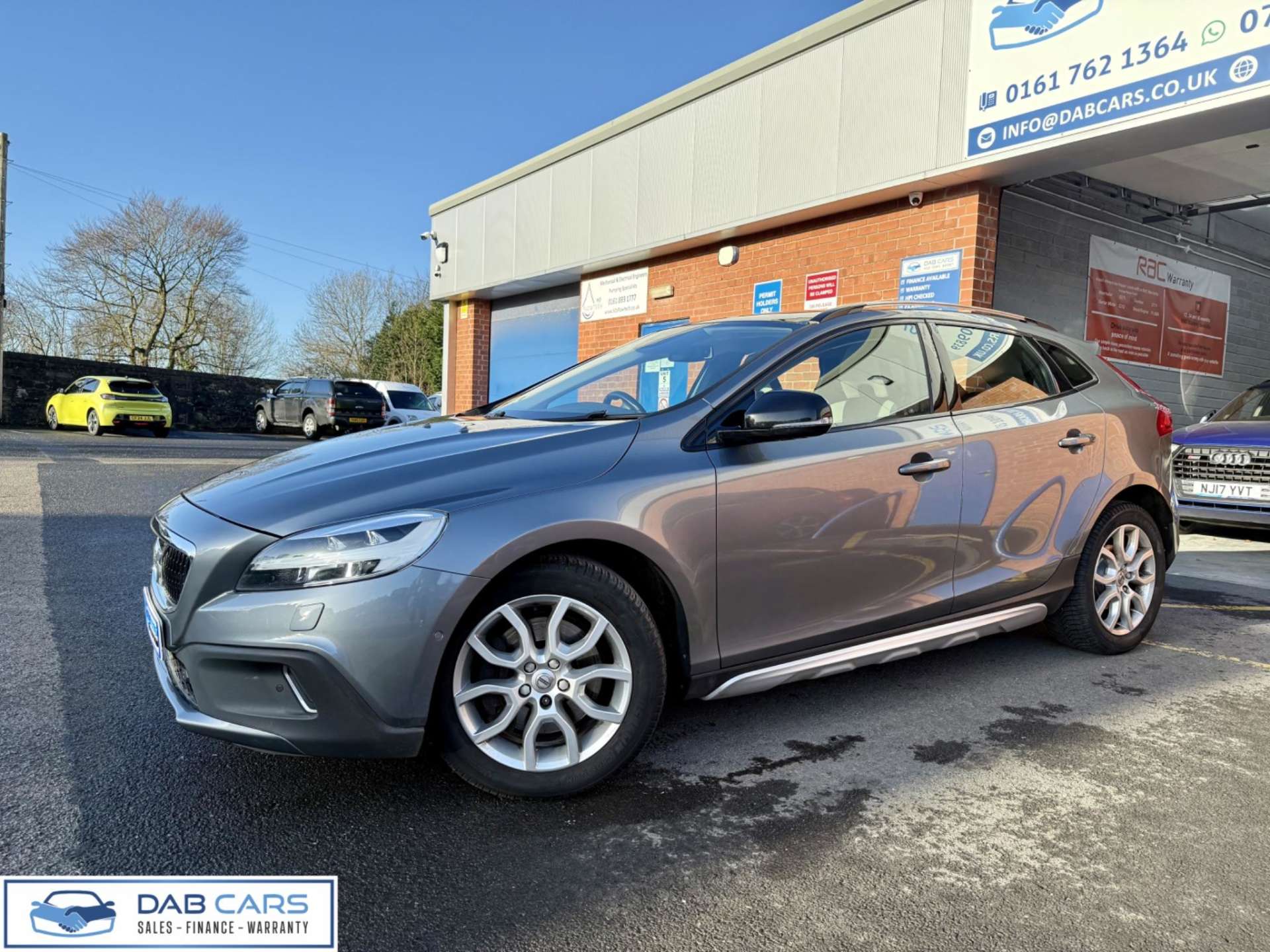 Volvo V40 Cross Country 2.0 T5 Pro Auto AWD Euro 6 (s/s) 5dr #71