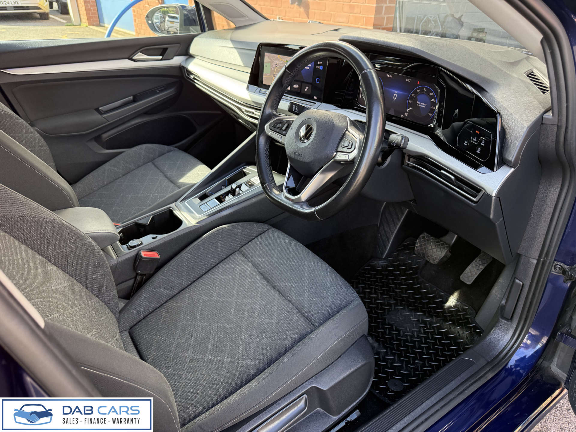 Volkswagen GOLF 1.5 Golf Life eTSI Semi-Auto 5dr #3