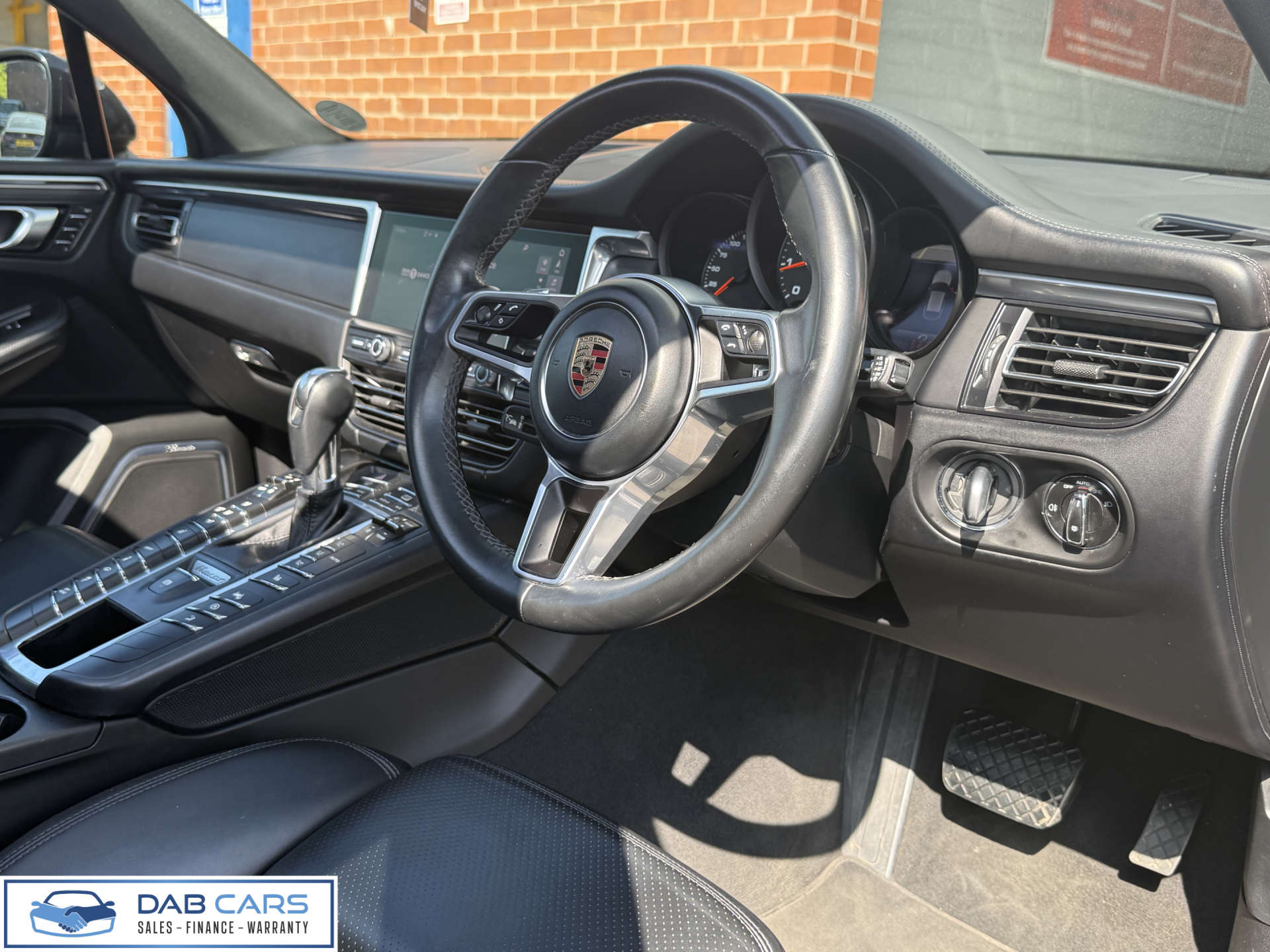 PORSCHE MACAN 2.0 Macan Semi-Auto 4WD 5dr #3