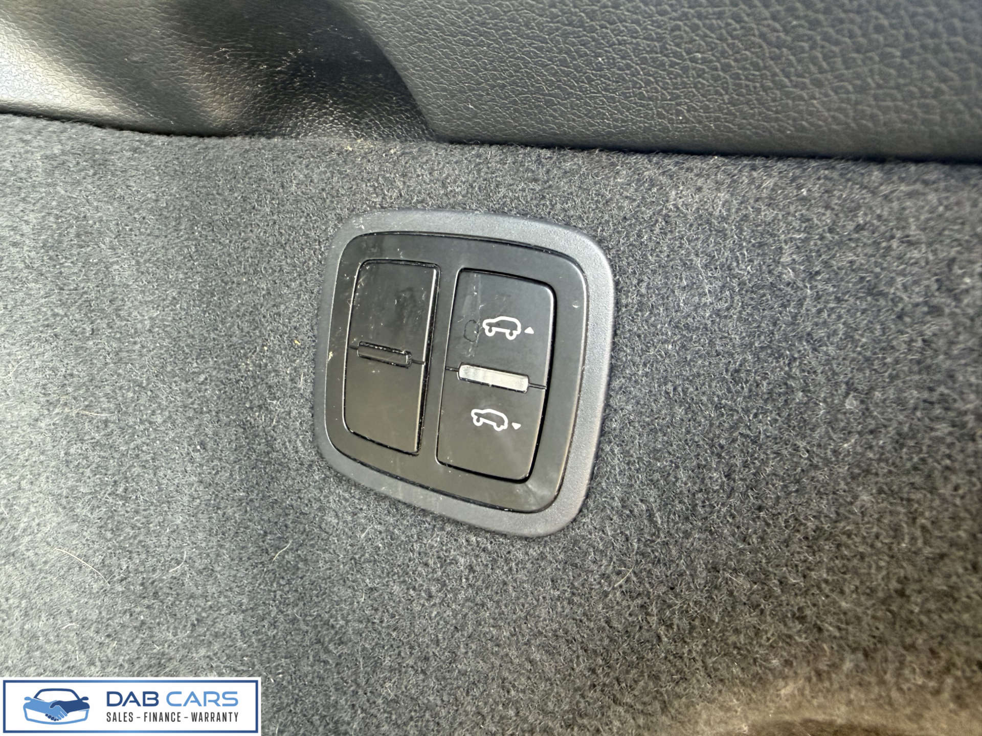 PORSCHE MACAN 2.0 Macan Semi-Auto 4WD 5dr #16