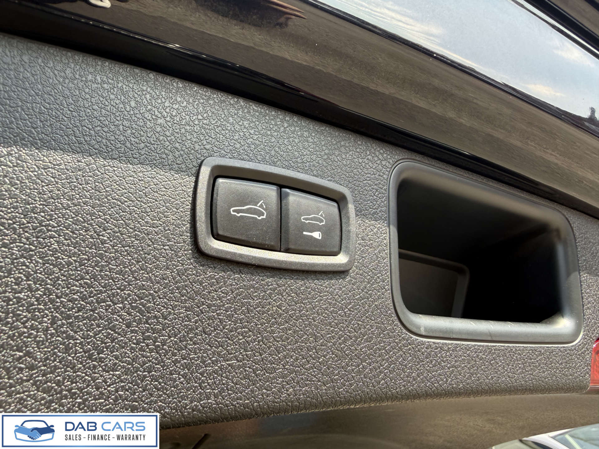 PORSCHE MACAN 2.0 Macan Semi-Auto 4WD 5dr #17