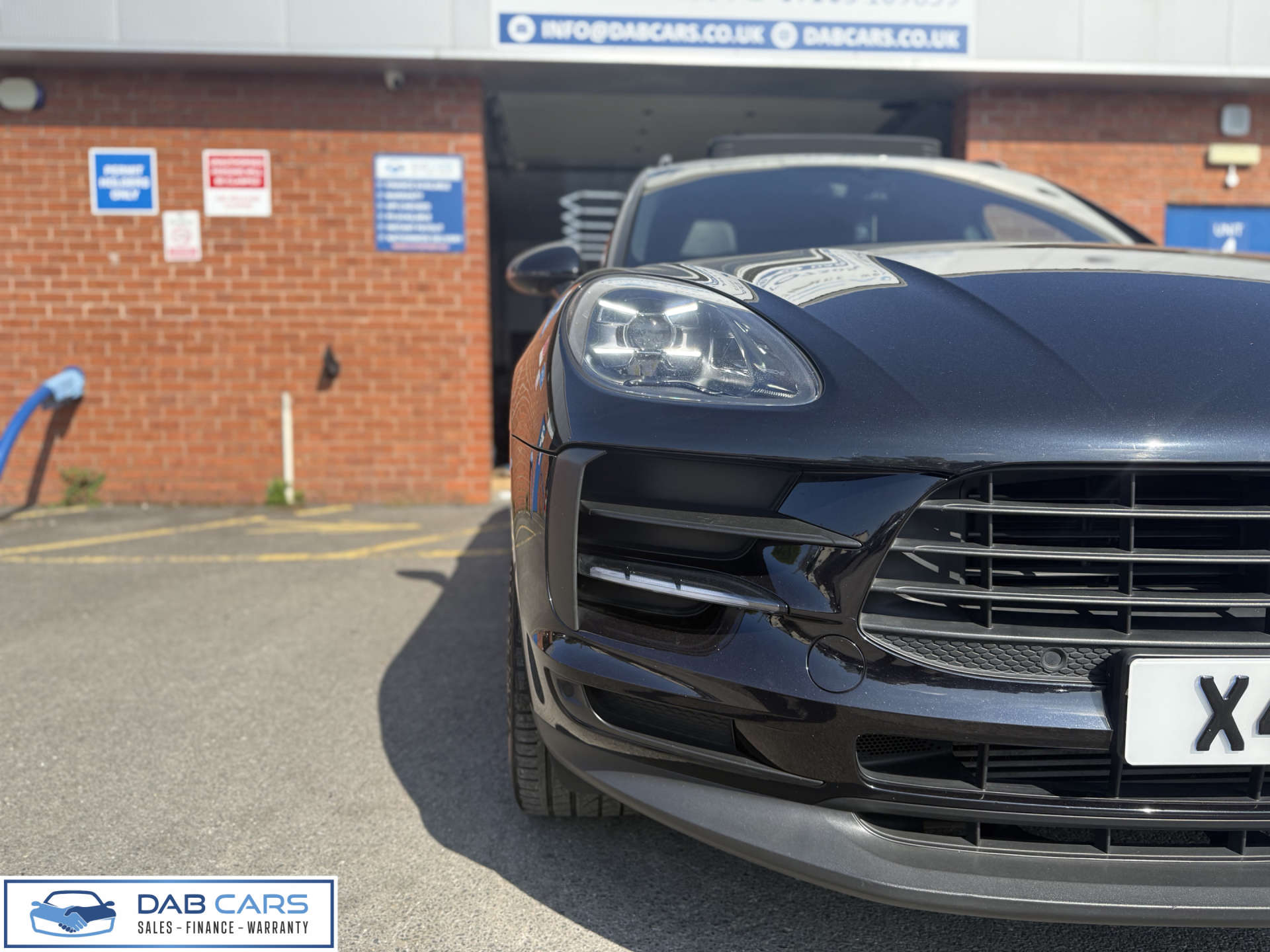 PORSCHE MACAN 2.0 Macan Semi-Auto 4WD 5dr #23
