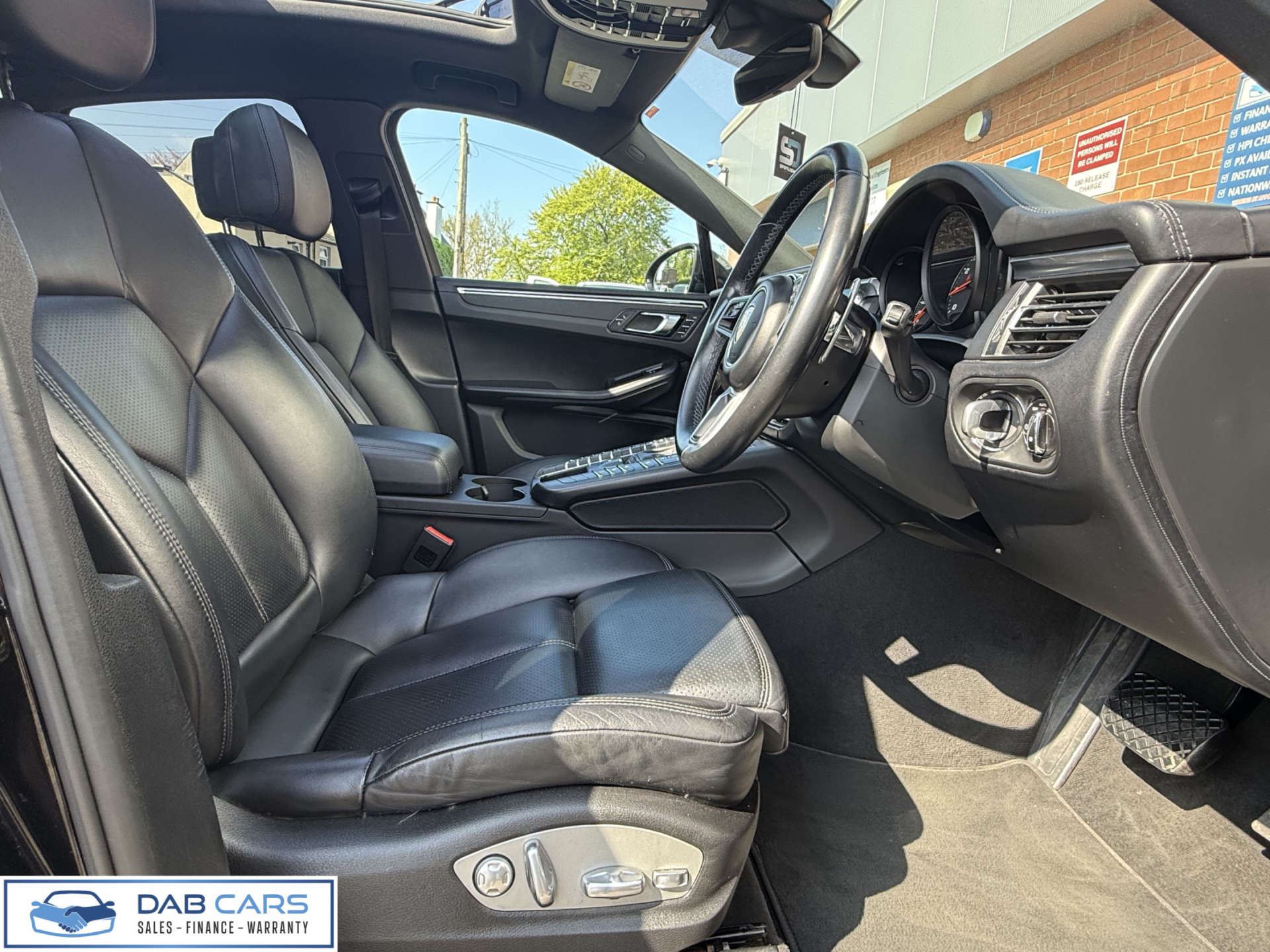 PORSCHE MACAN 2.0 Macan Semi-Auto 4WD 5dr #28
