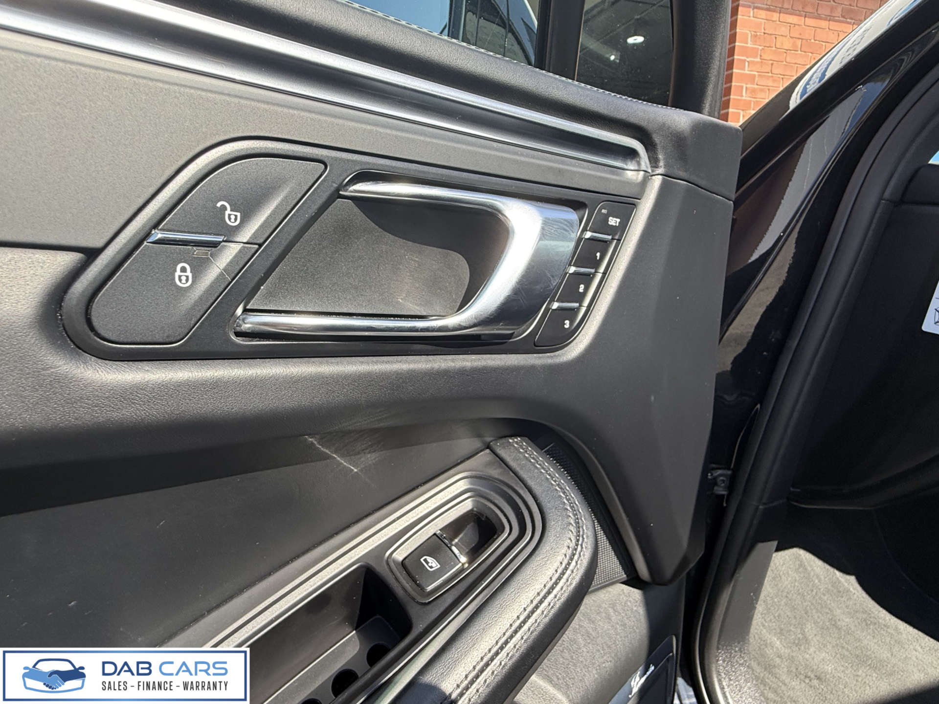 PORSCHE MACAN 2.0 Macan Semi-Auto 4WD 5dr #42