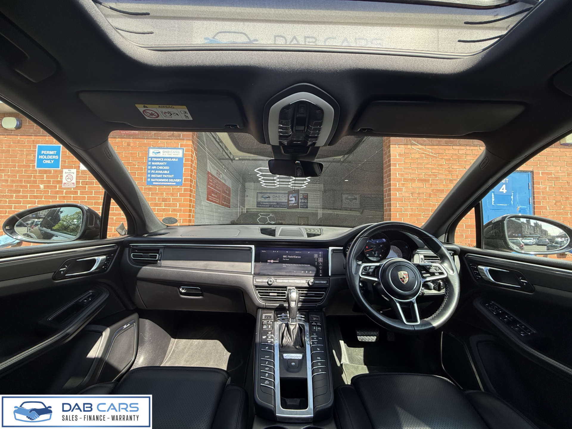 PORSCHE MACAN 2.0 Macan Semi-Auto 4WD 5dr #43