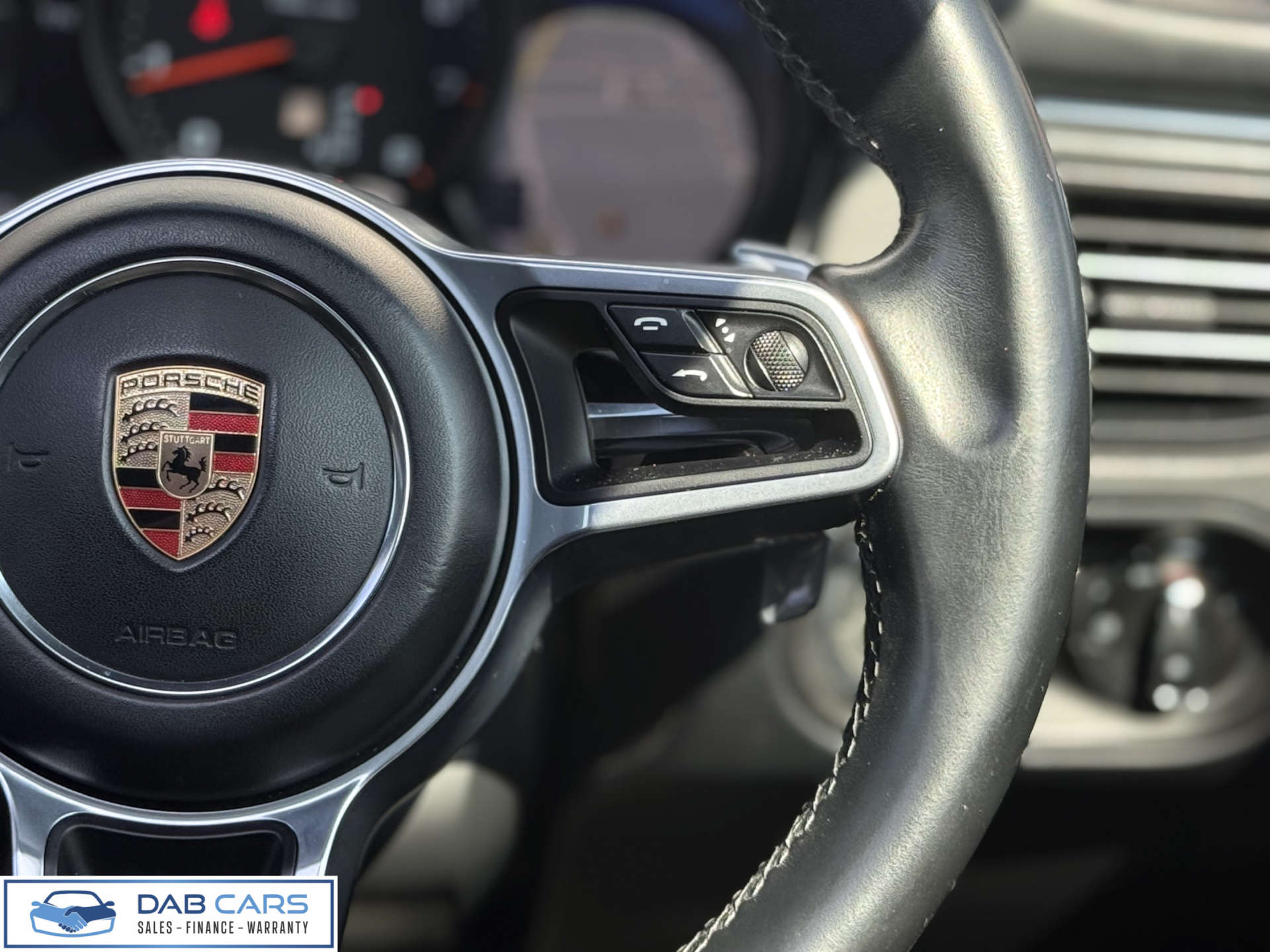 PORSCHE MACAN 2.0 Macan Semi-Auto 4WD 5dr #46