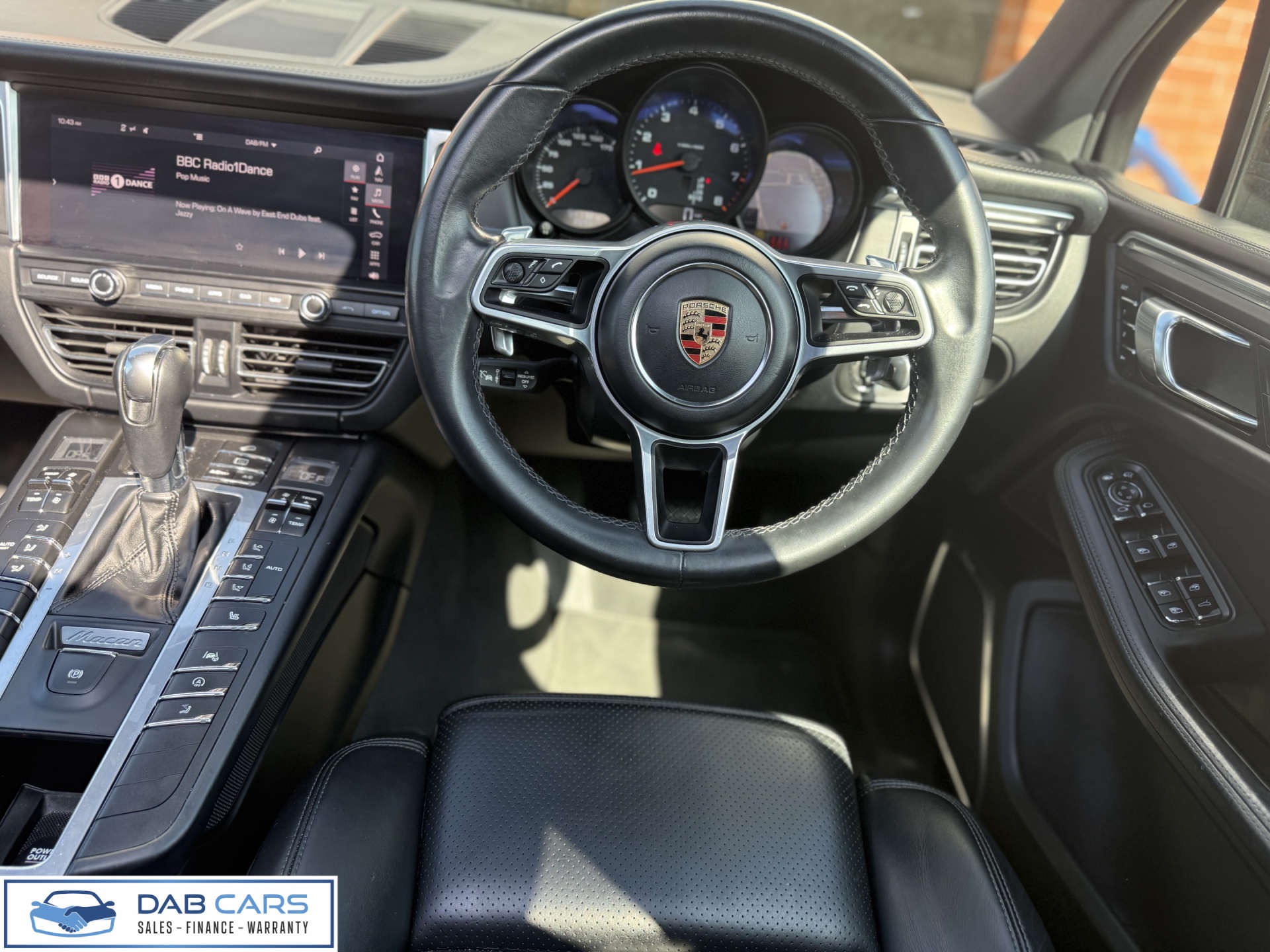 PORSCHE MACAN 2.0 Macan Semi-Auto 4WD 5dr #48