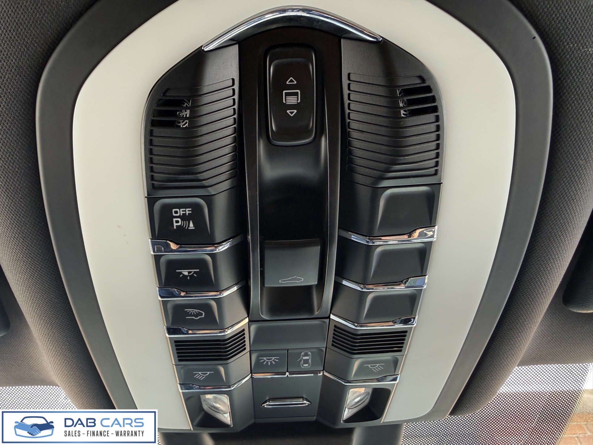 PORSCHE MACAN 2.0 Macan Semi-Auto 4WD 5dr #62