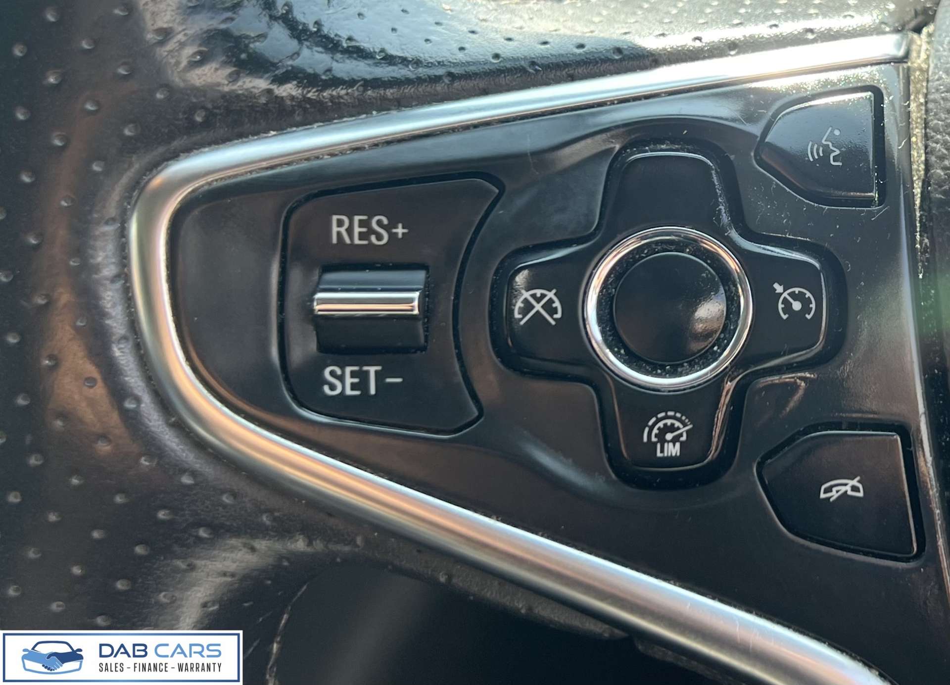 Vauxhall INSIGNIA 2.0 Insignia SRI Nav CDTI Auto 5dr #5