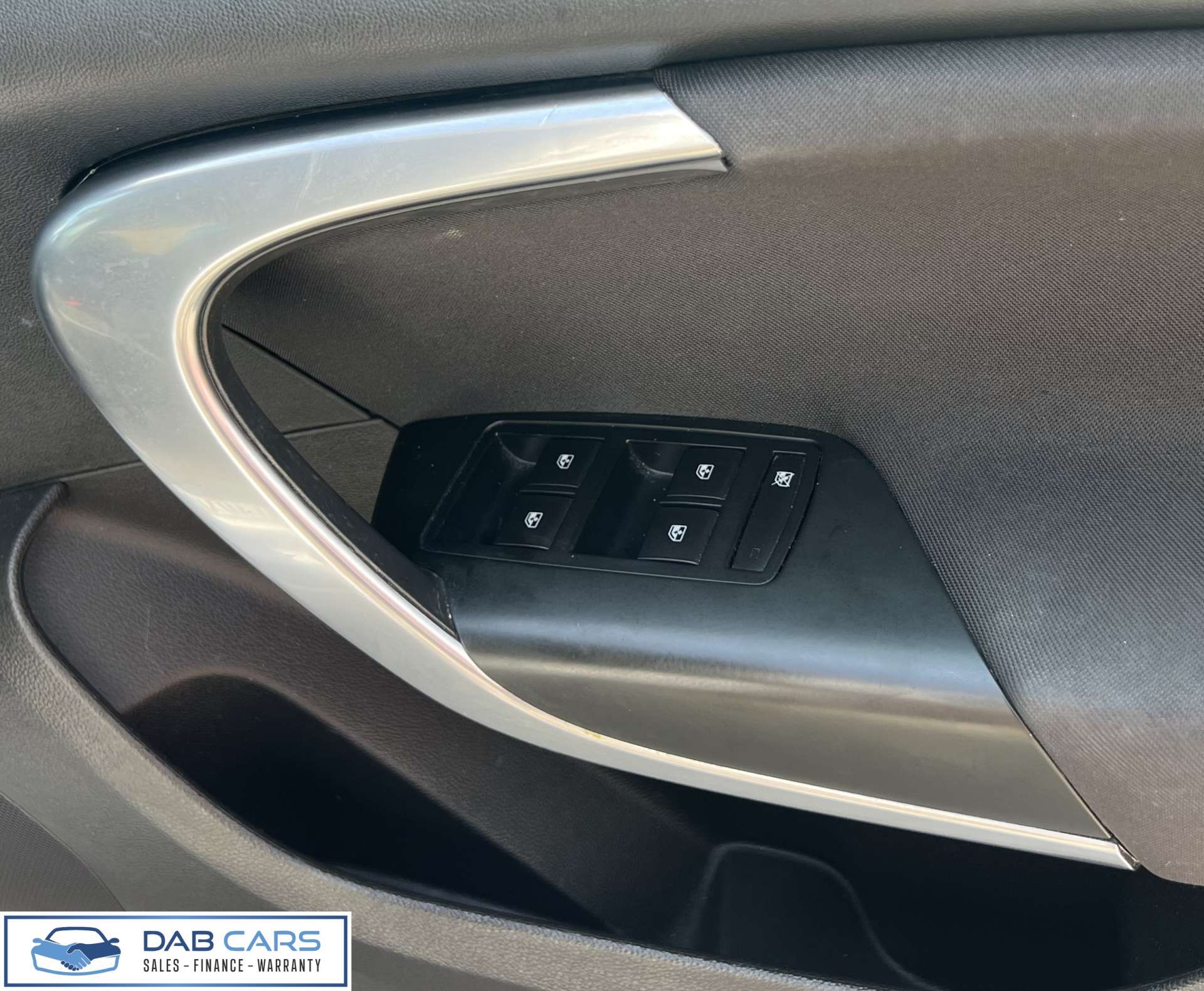 Vauxhall INSIGNIA 2.0 Insignia SRI Nav CDTI Auto 5dr #41
