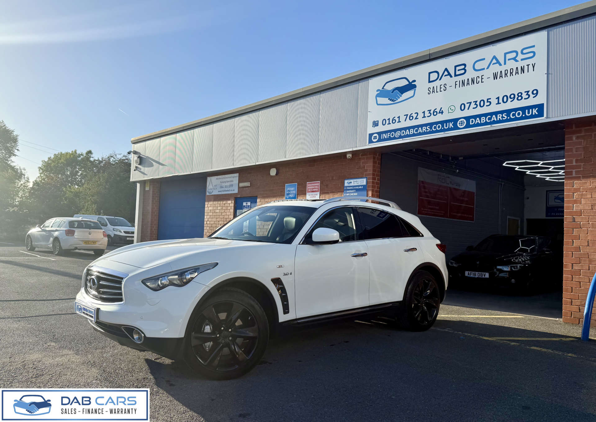 INFINITI QX70 3.0 QX70 S Premium D Auto 4WD 5dr #2