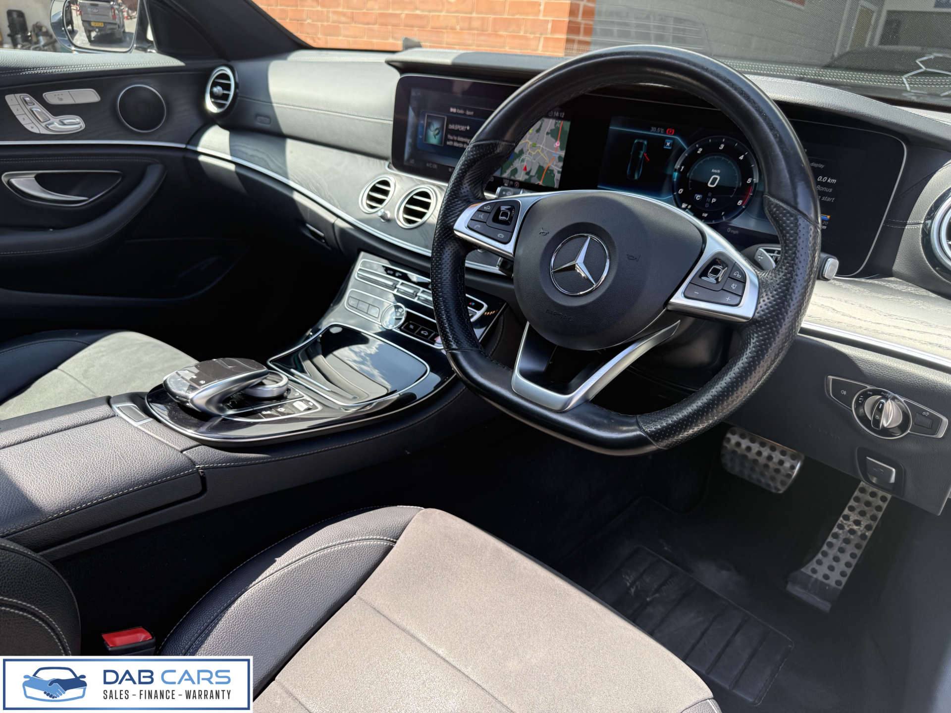 Mercedes-Benz E-CLASS 2.0 E 220 D AMG Line Premium 4Matic Auto 4WD 5dr #3