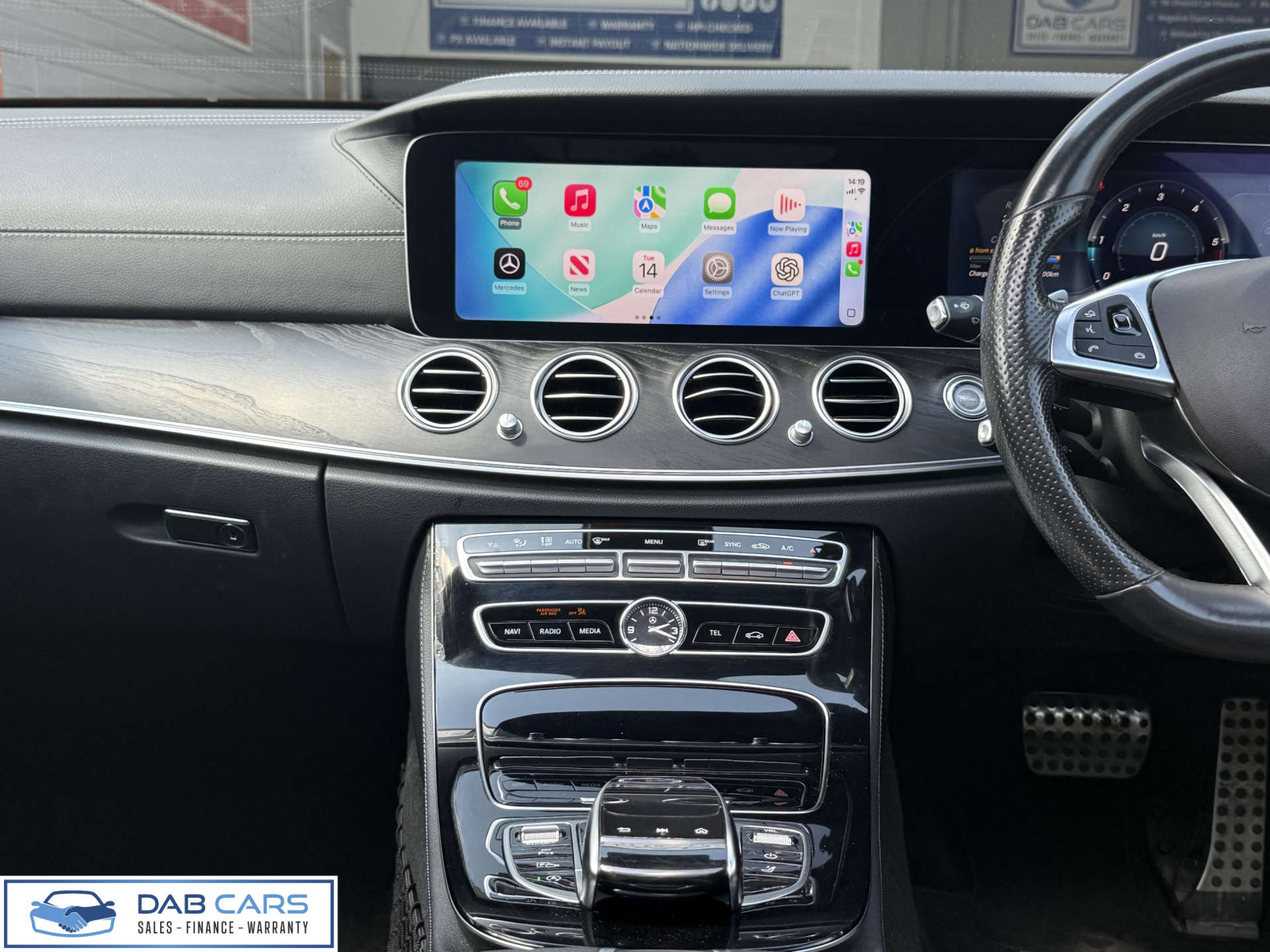 Mercedes-Benz E-CLASS 2.0 E 220 D AMG Line Premium 4Matic Auto 4WD 5dr #35