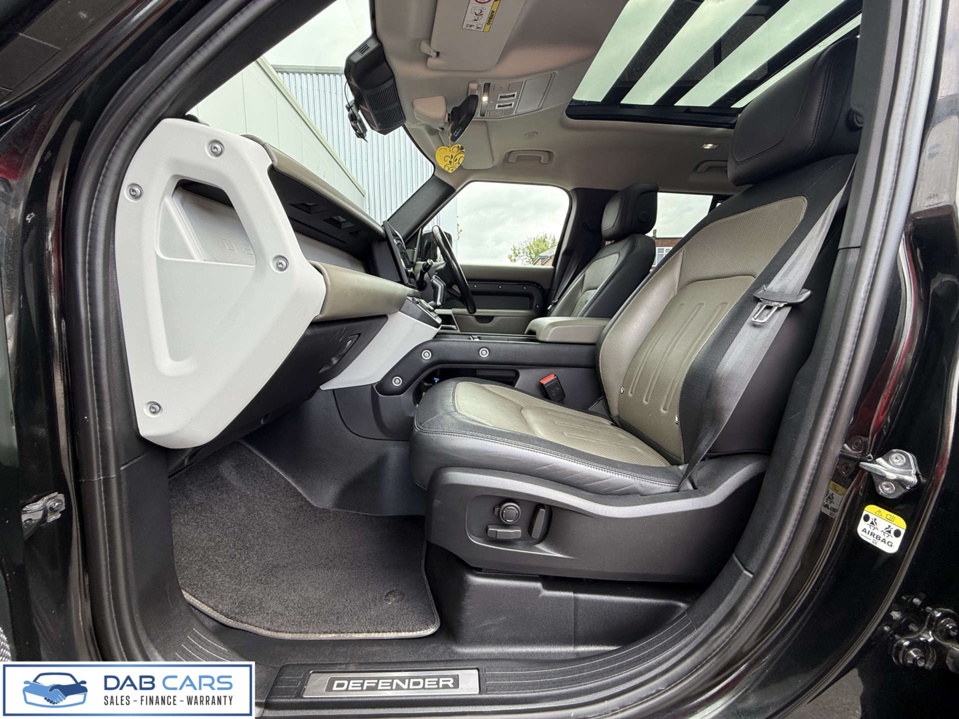 Land Rover DEFENDER 3.0 Defender X-Dynamic HSE D MHEV Auto 4WD 5dr #4