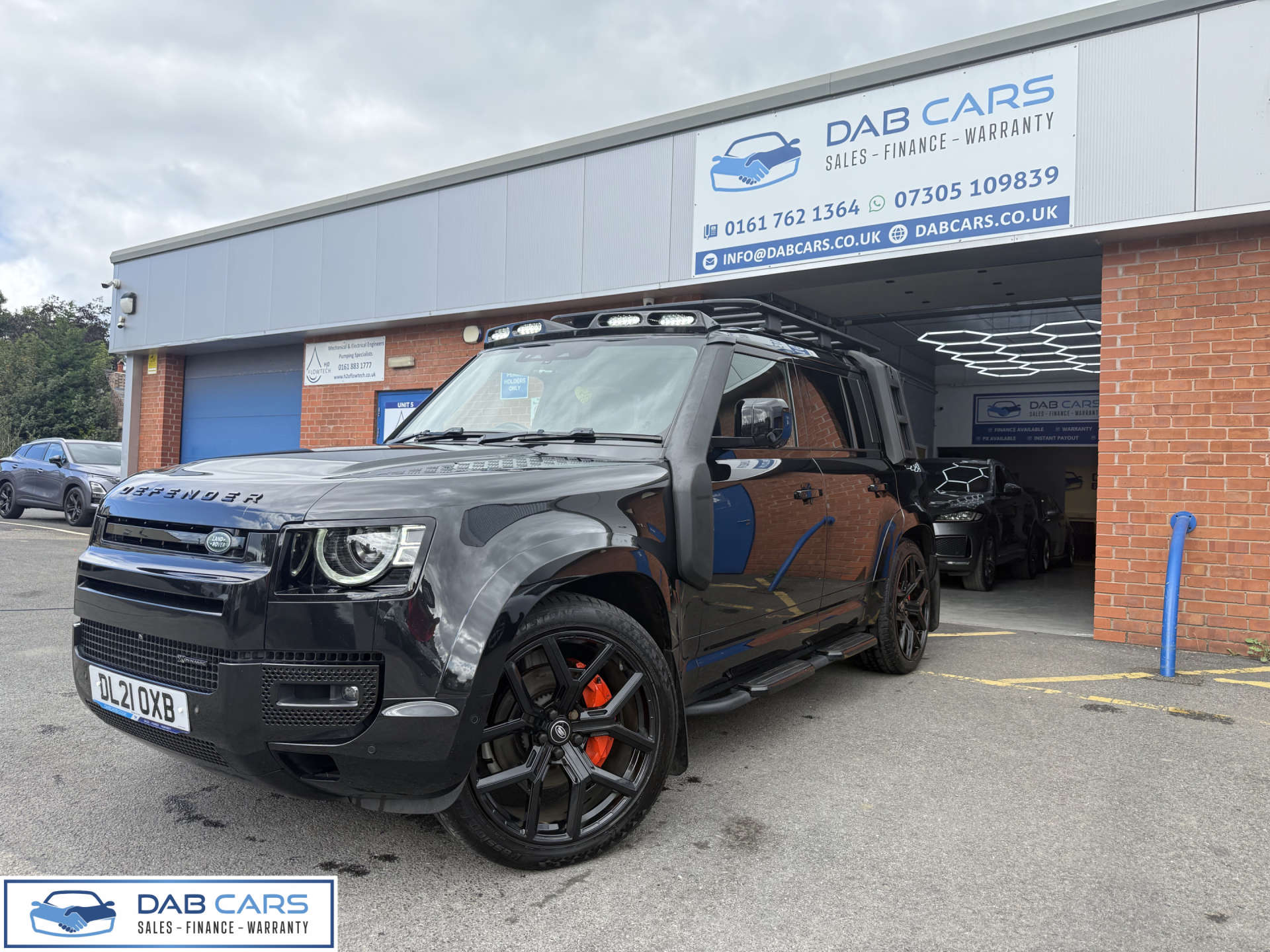 Land Rover DEFENDER 3.0 Defender X-Dynamic HSE D MHEV Auto 4WD 5dr #12