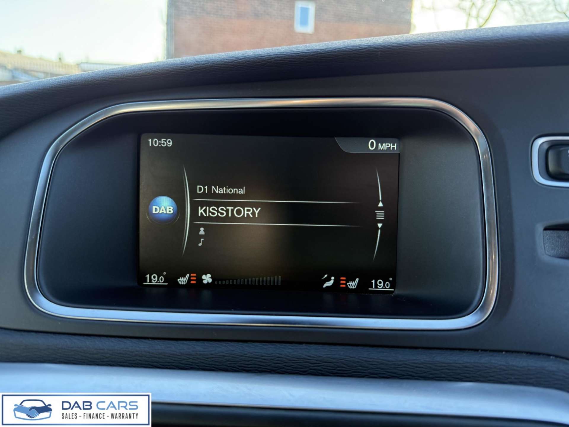 Volvo V40 Cross Country 2.0 T5 Pro Auto AWD Euro 6 (s/s) 5dr #84