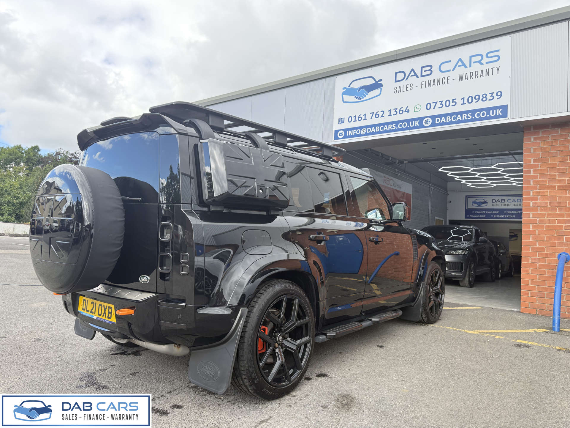Land Rover DEFENDER 3.0 Defender X-Dynamic HSE D MHEV Auto 4WD 5dr #17