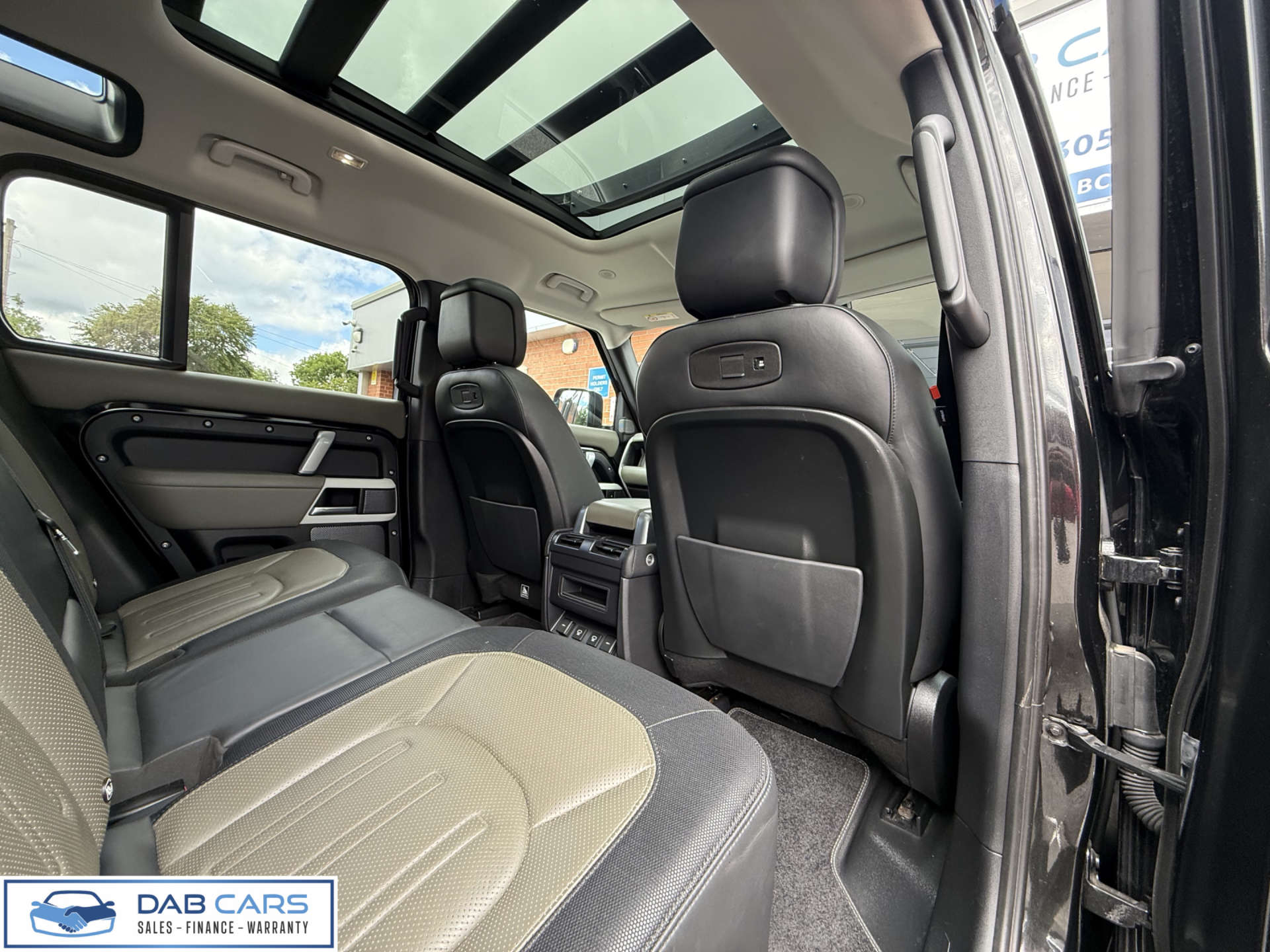 Land Rover DEFENDER 3.0 Defender X-Dynamic HSE D MHEV Auto 4WD 5dr #25
